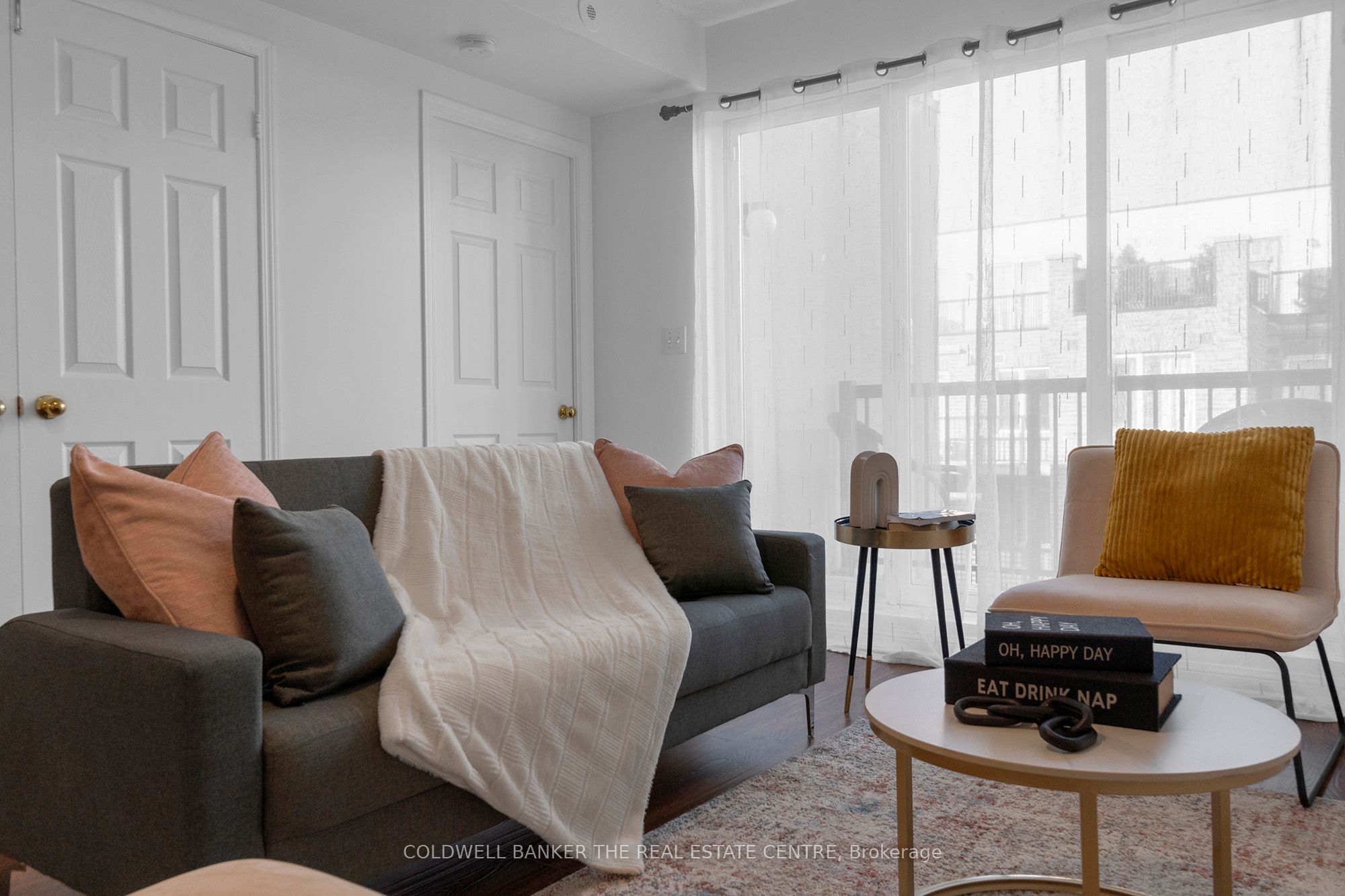 #2057 - 3047 Finch Avenue Property Photo 7