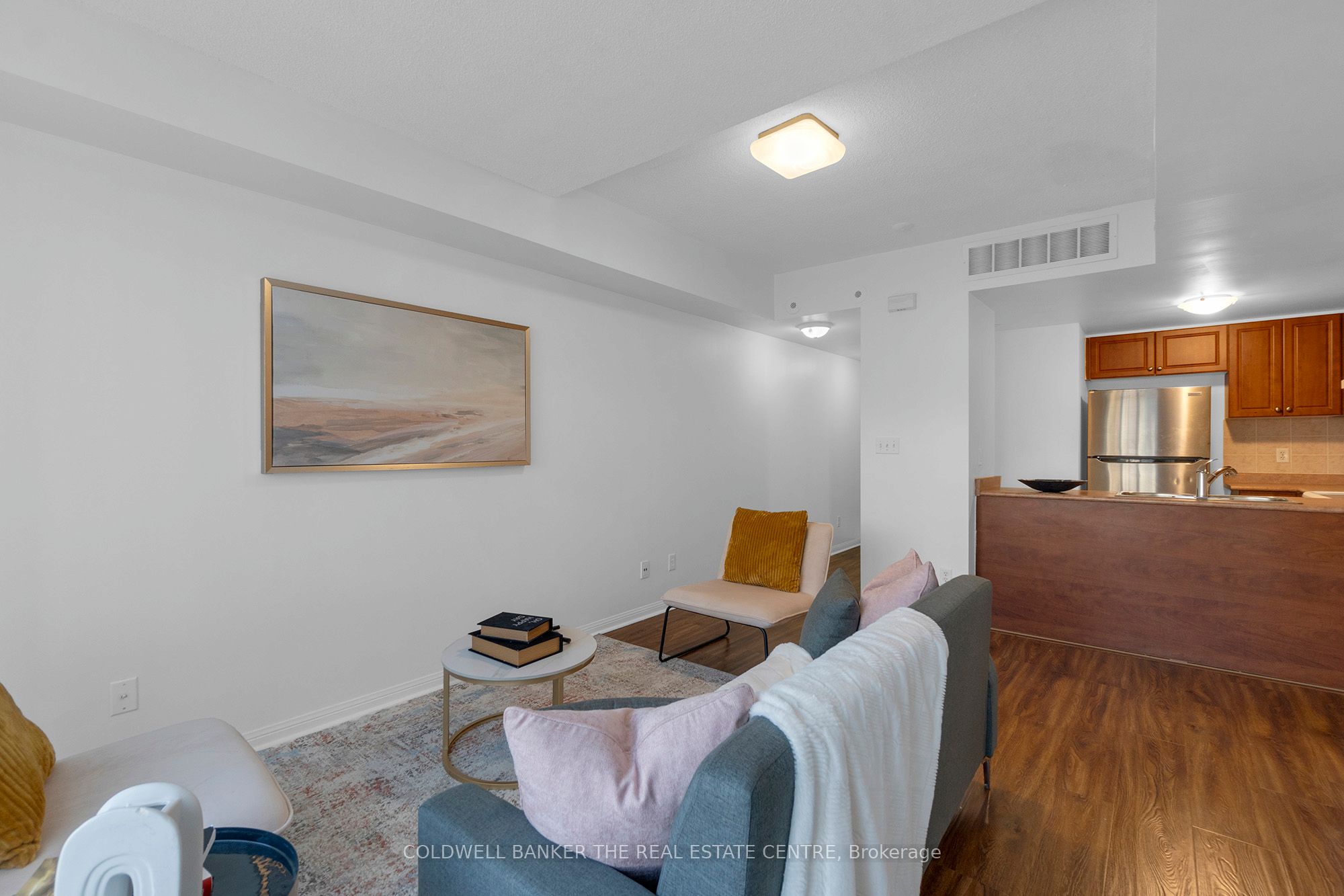 #2057 - 3047 Finch Avenue Property Photo 9