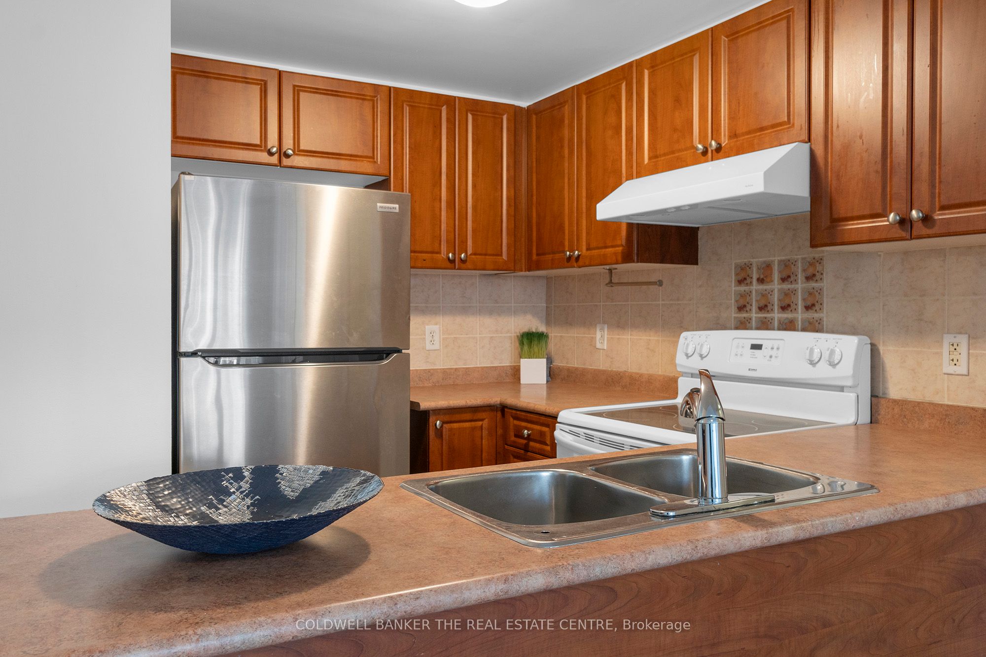 #2057 - 3047 Finch Avenue Property Photo 14