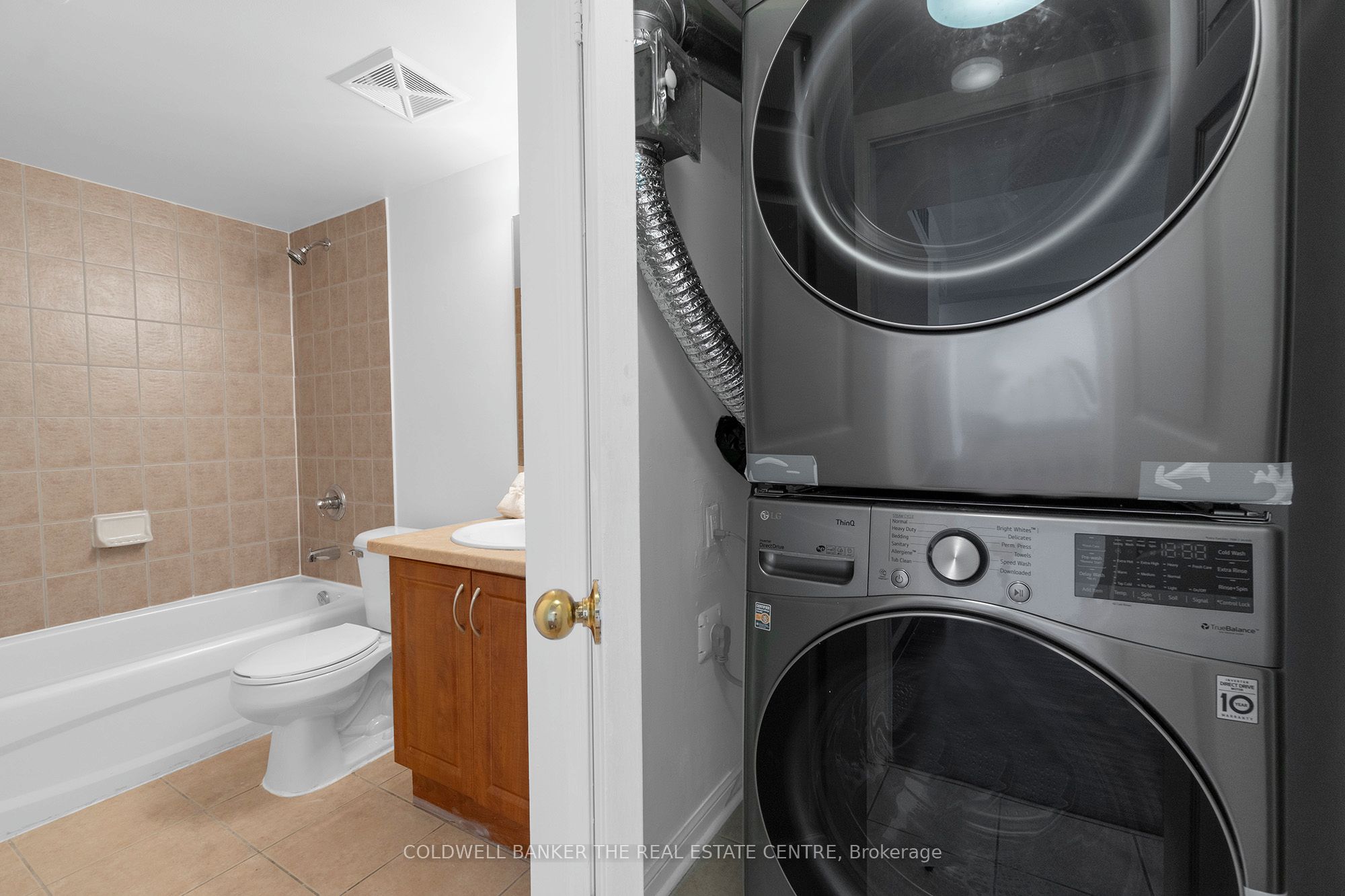 #2057 - 3047 Finch Avenue Property Photo 25