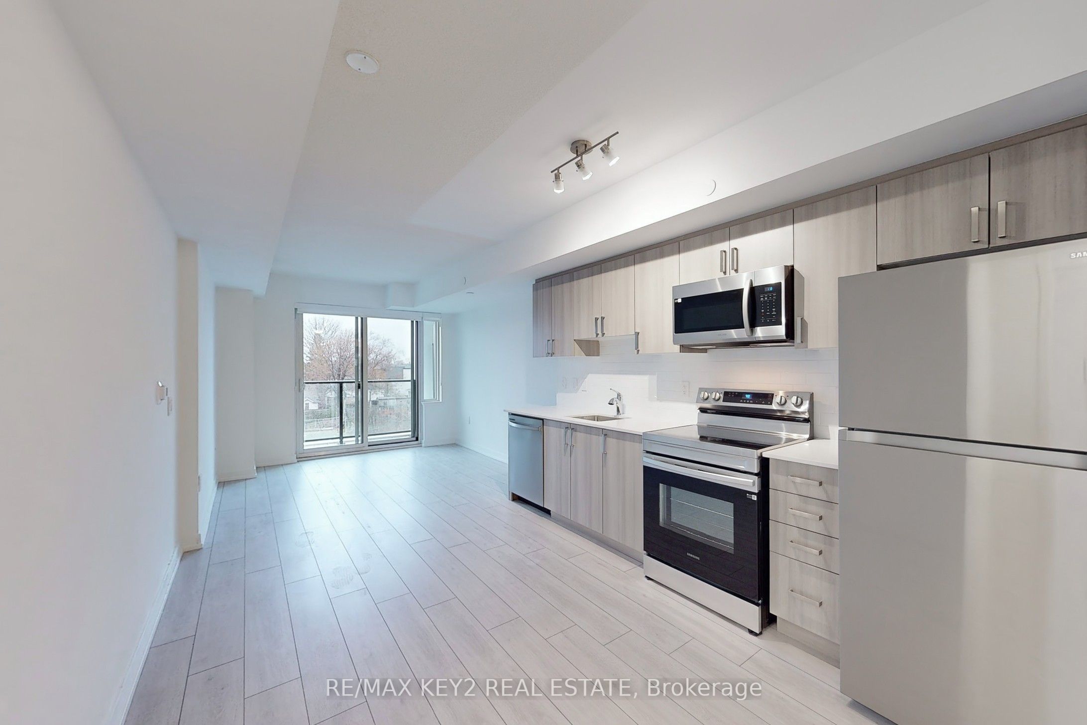 #302 - 556 Marlee Avenue Property Photo 2
