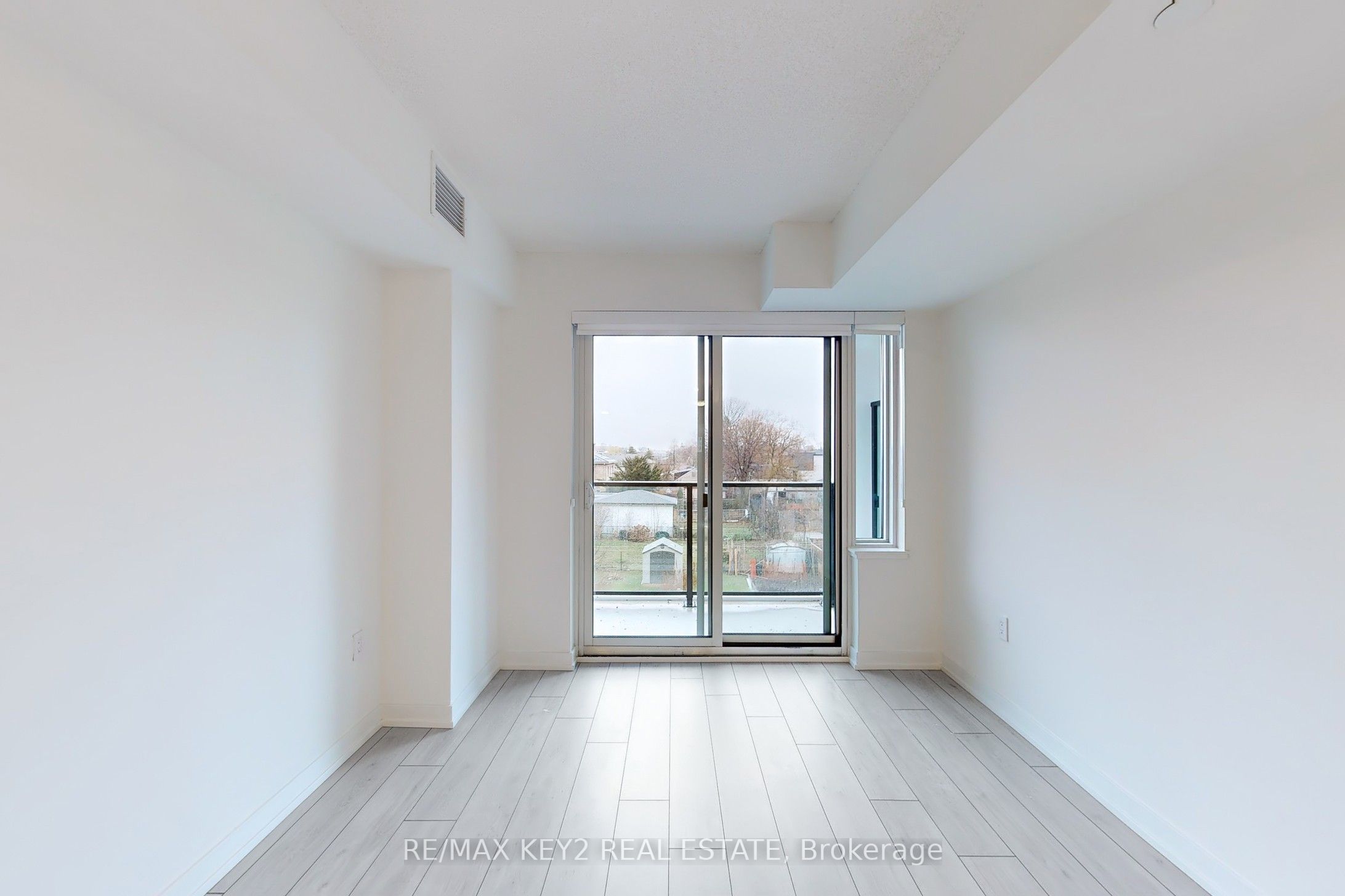 #302 - 556 Marlee Avenue Property Photo 9