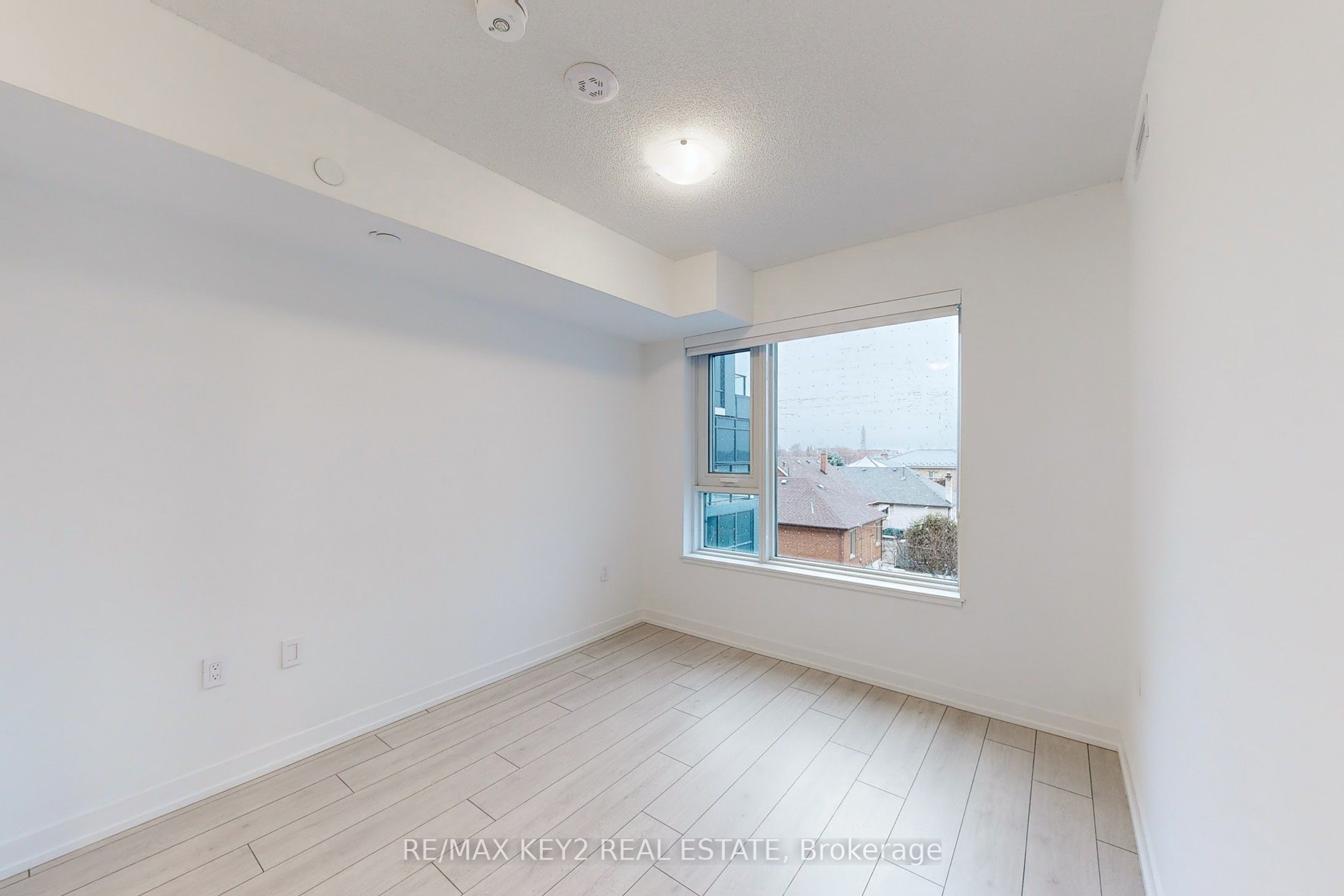 #302 - 556 Marlee Avenue Property Photo 12