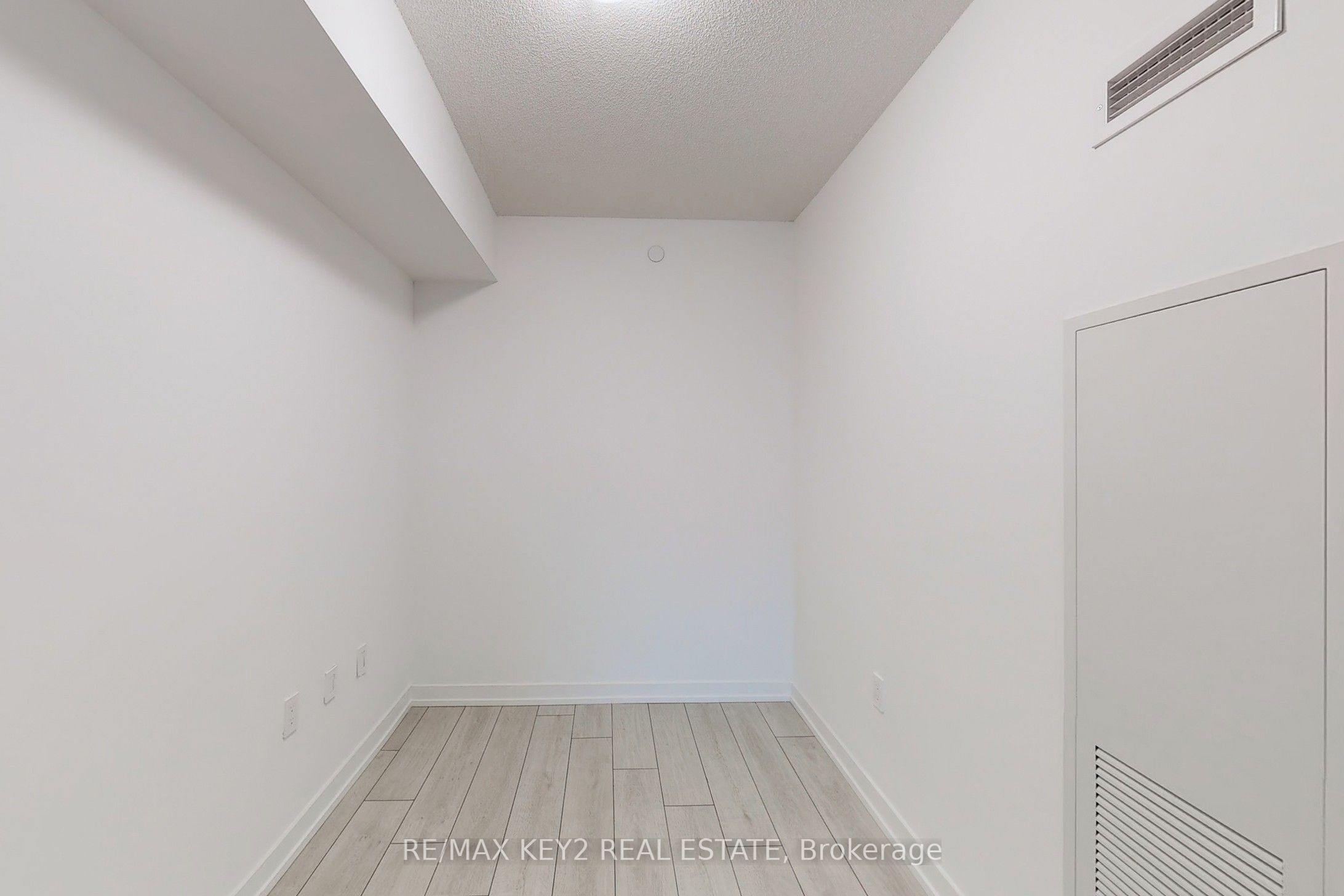 #302 - 556 Marlee Avenue Property Photo 17