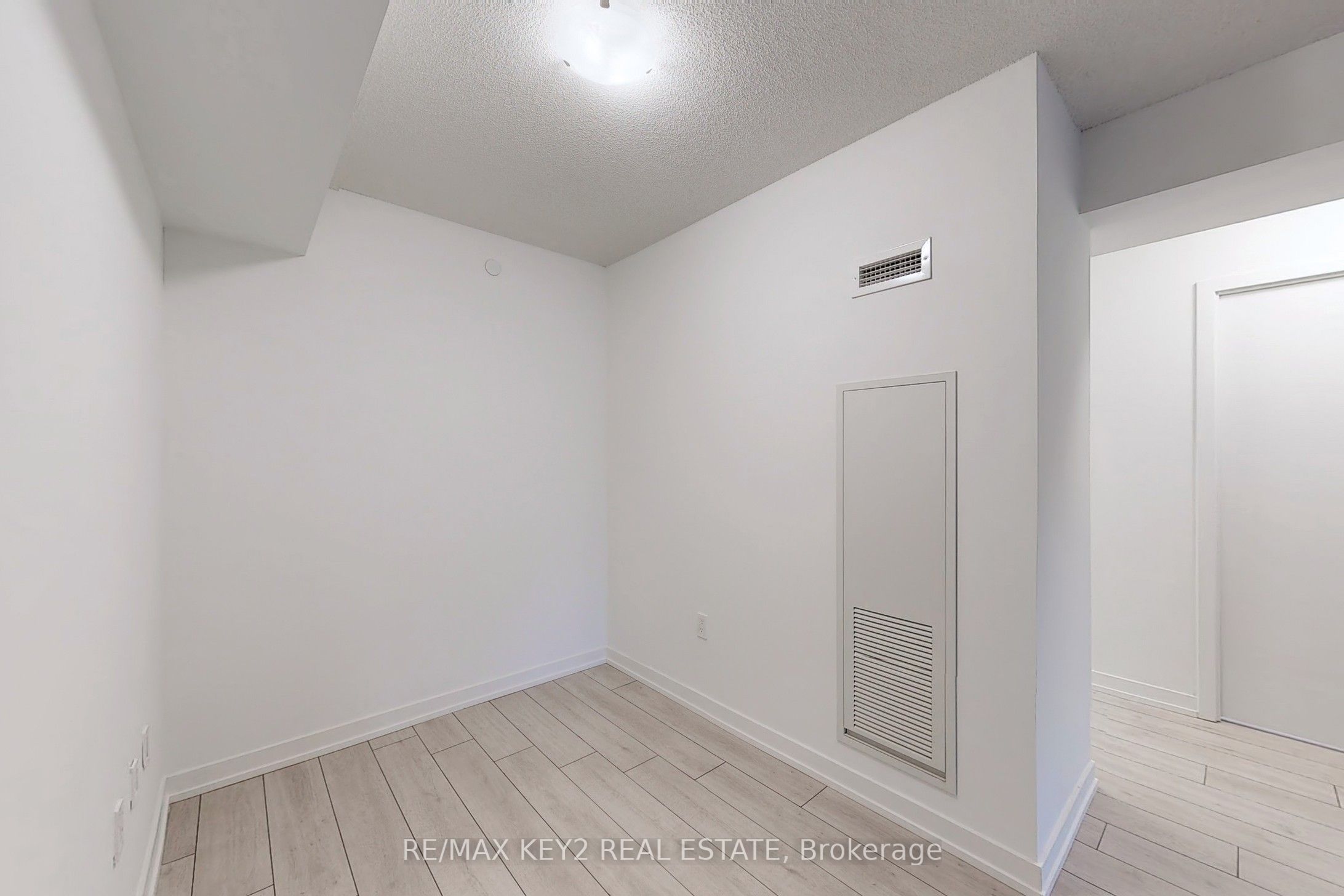 #302 - 556 Marlee Avenue Property Photo 19