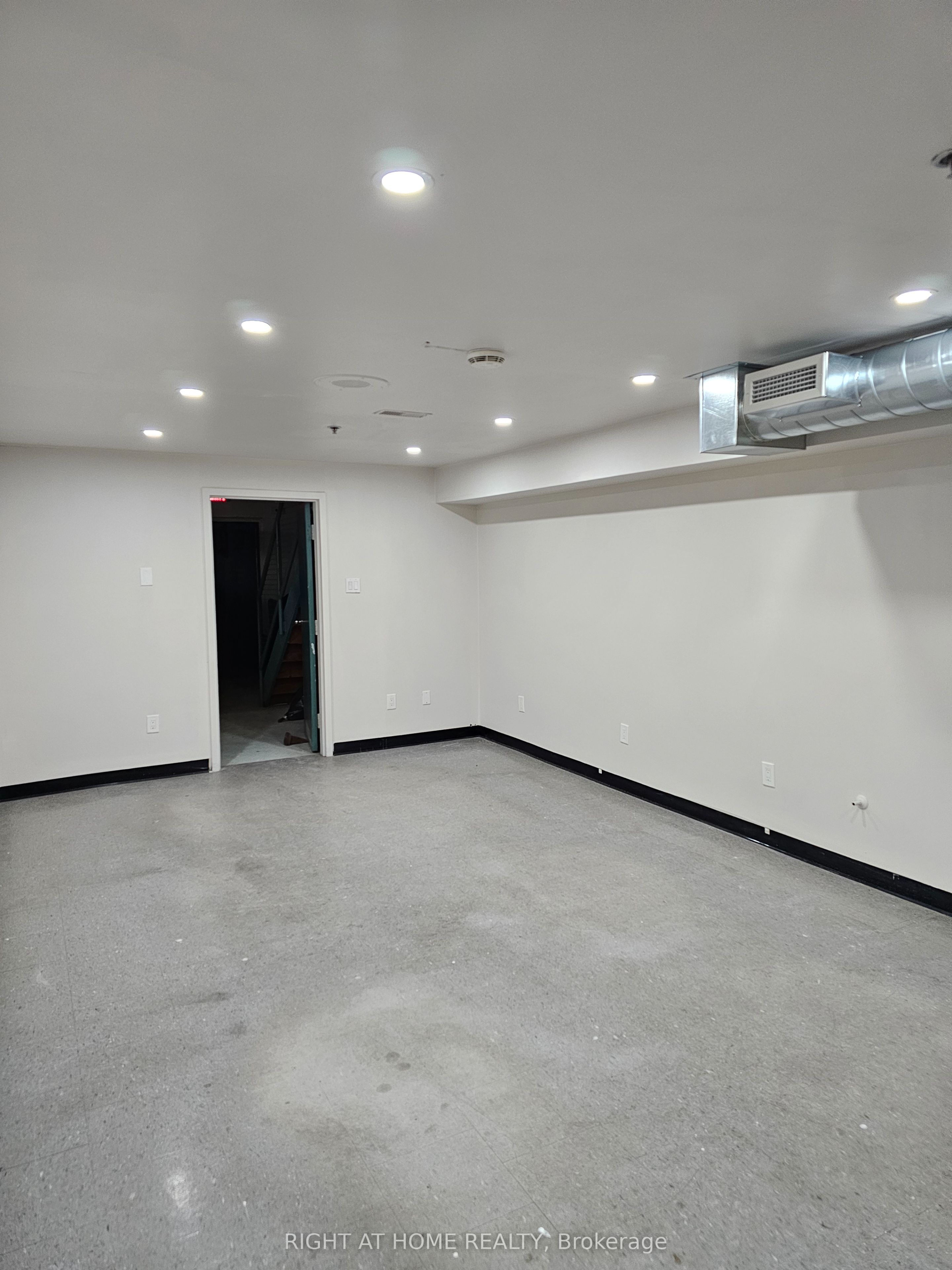 #15 - 26 Mcewan Drive Property Photo 10