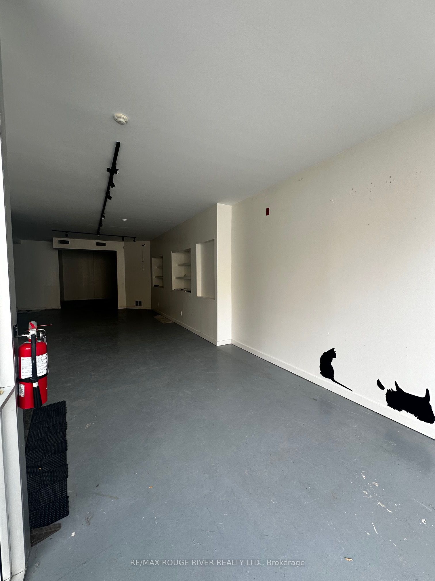 #102 - 2925 Dundas Street Property Photo 4