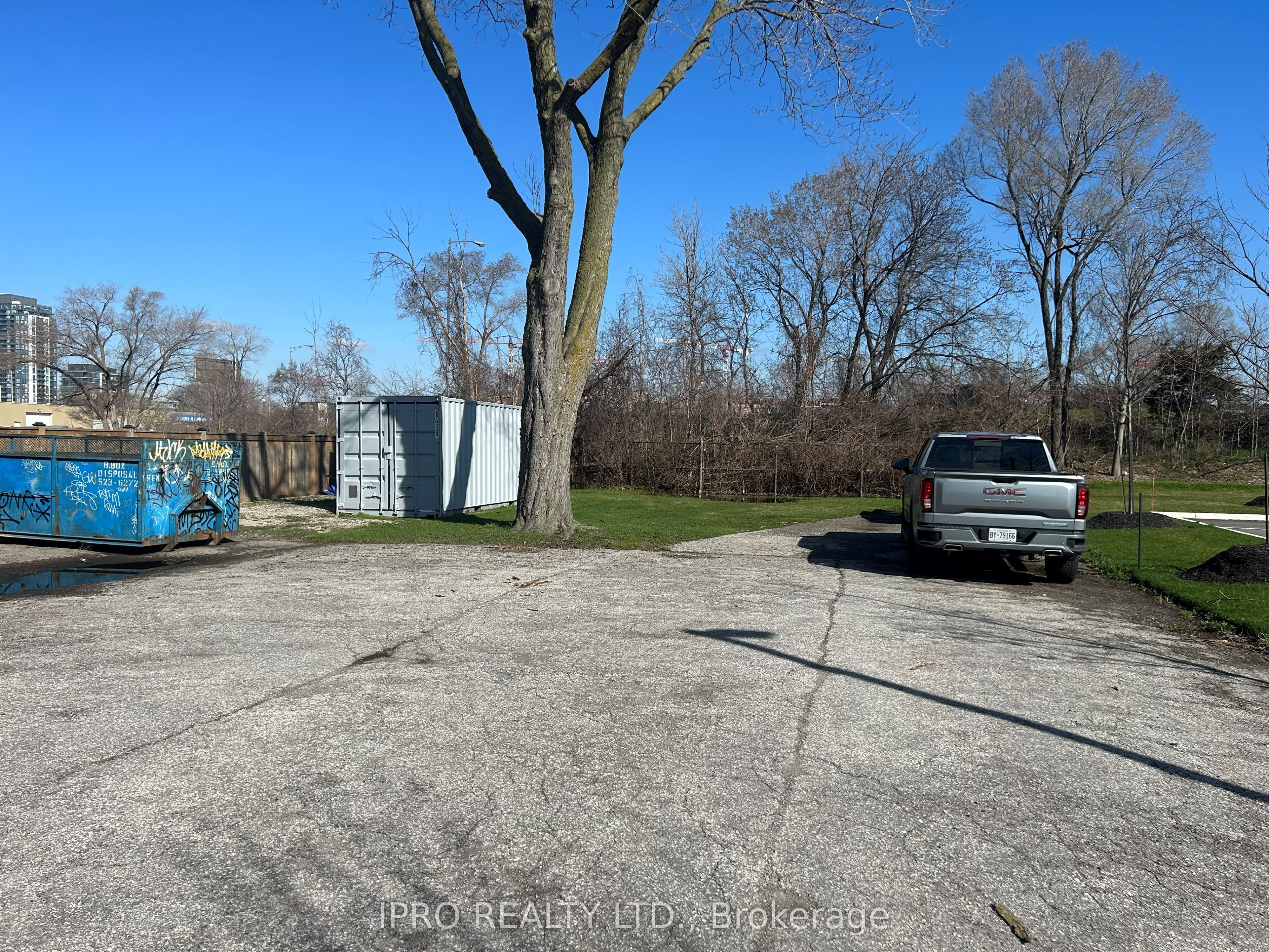 196 Evans Avenue Property Photo 2