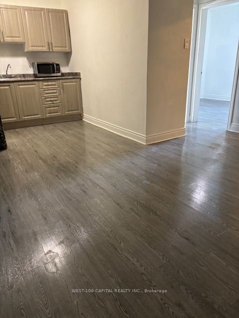 #4 - 2544 Eglinton Avenue Property Photo 5