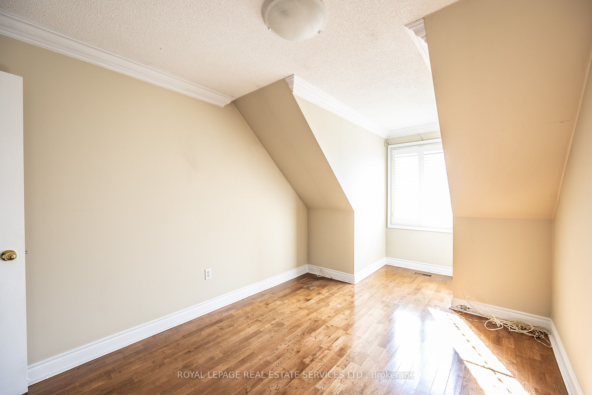 #1 - 5427 Lakeshore Road Property Photo 21