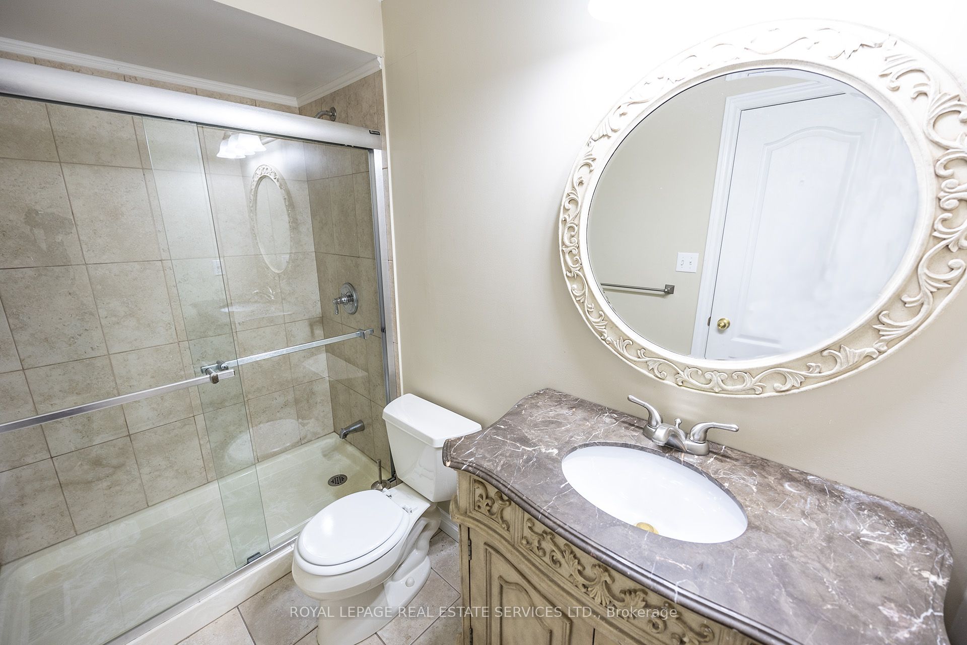 #1 - 5427 Lakeshore Road Property Photo 22
