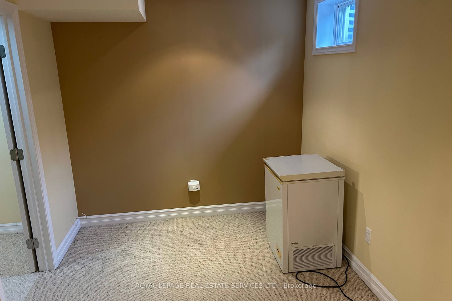 #1 - 5427 Lakeshore Road Property Photo 25