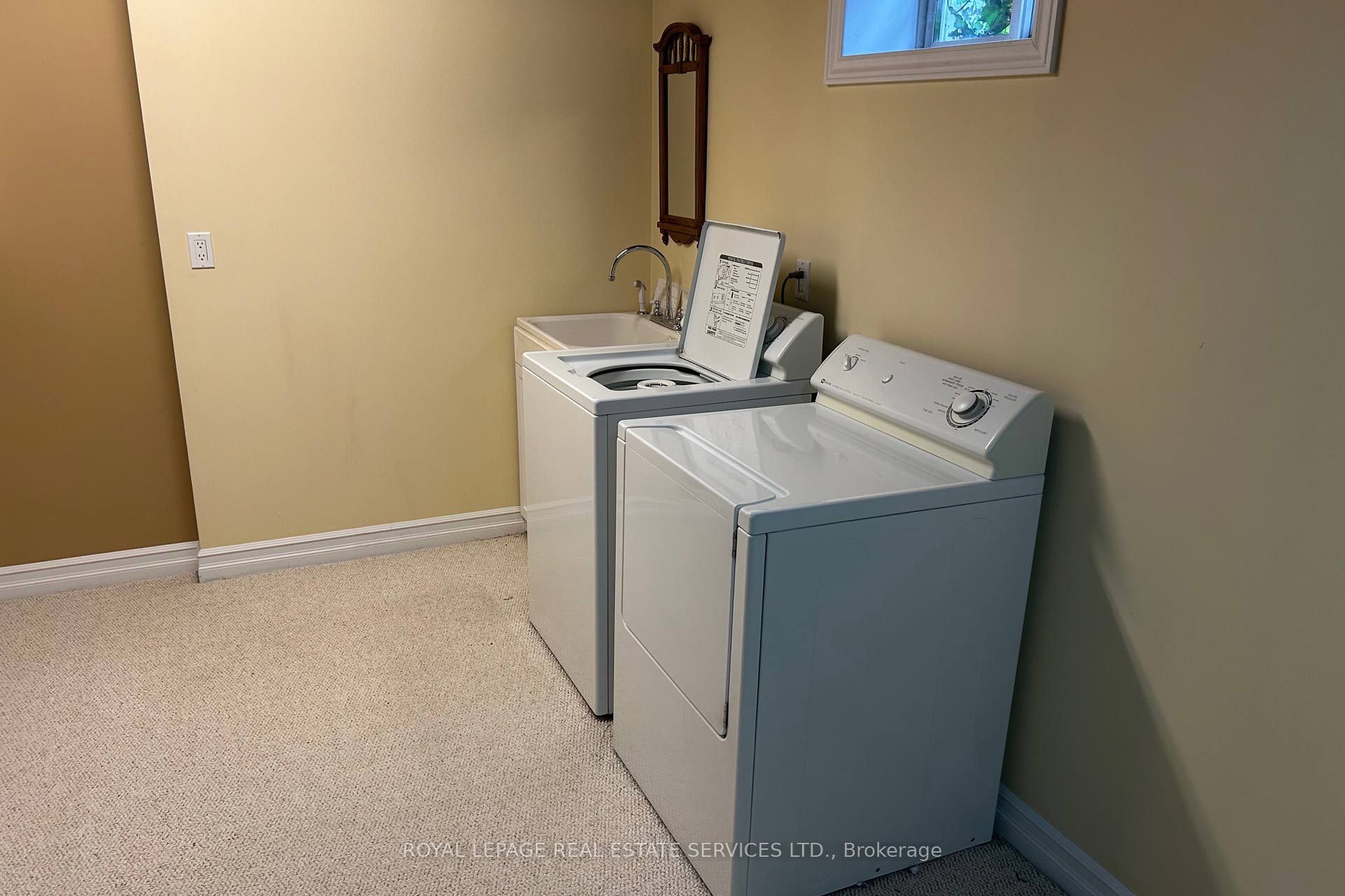 #1 - 5427 Lakeshore Road Property Photo 26