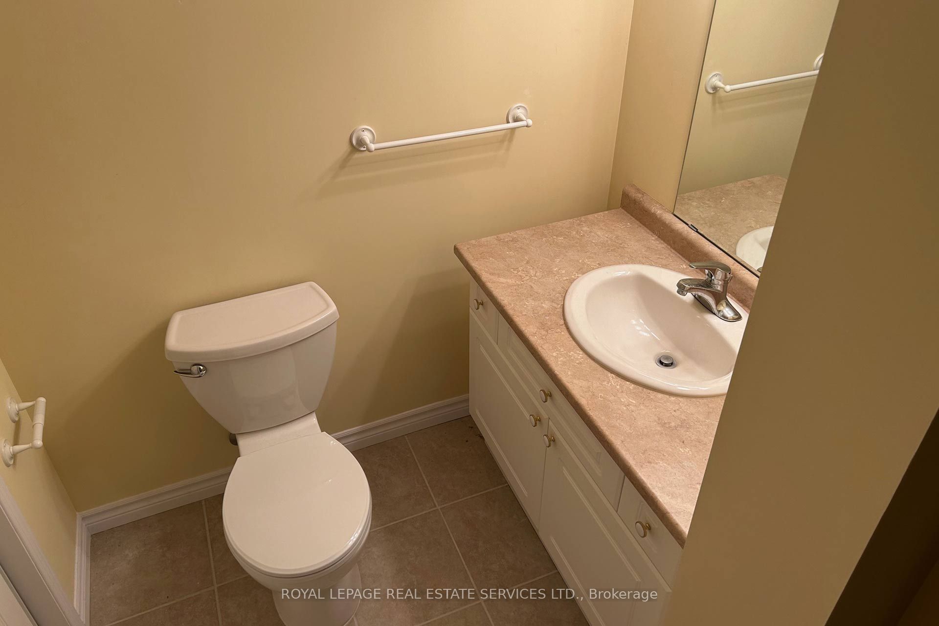 #1 - 5427 Lakeshore Road Property Photo 27