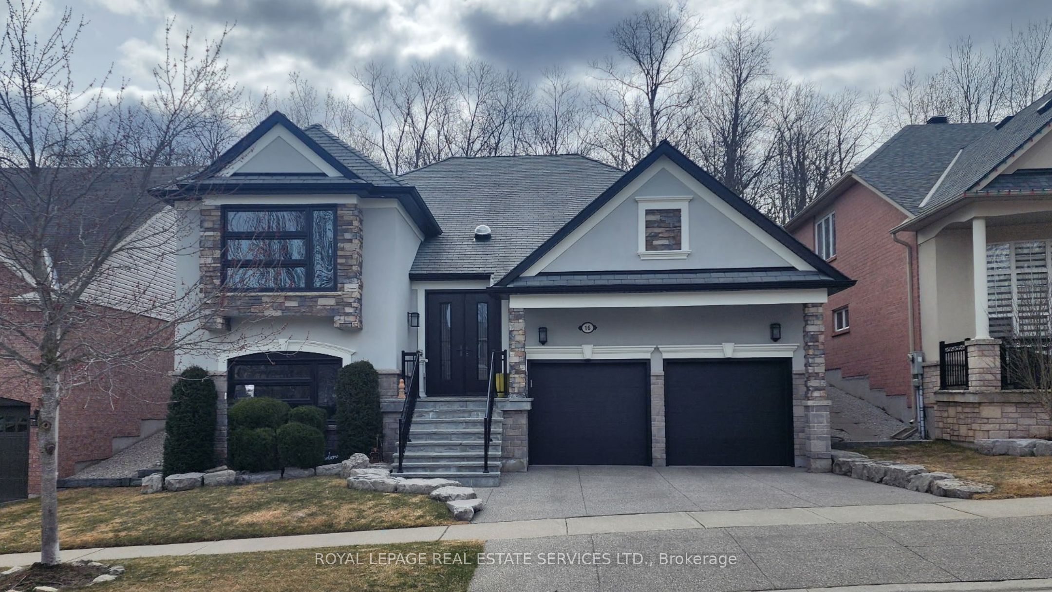 16 Arborglen Drive Property Photo 2
