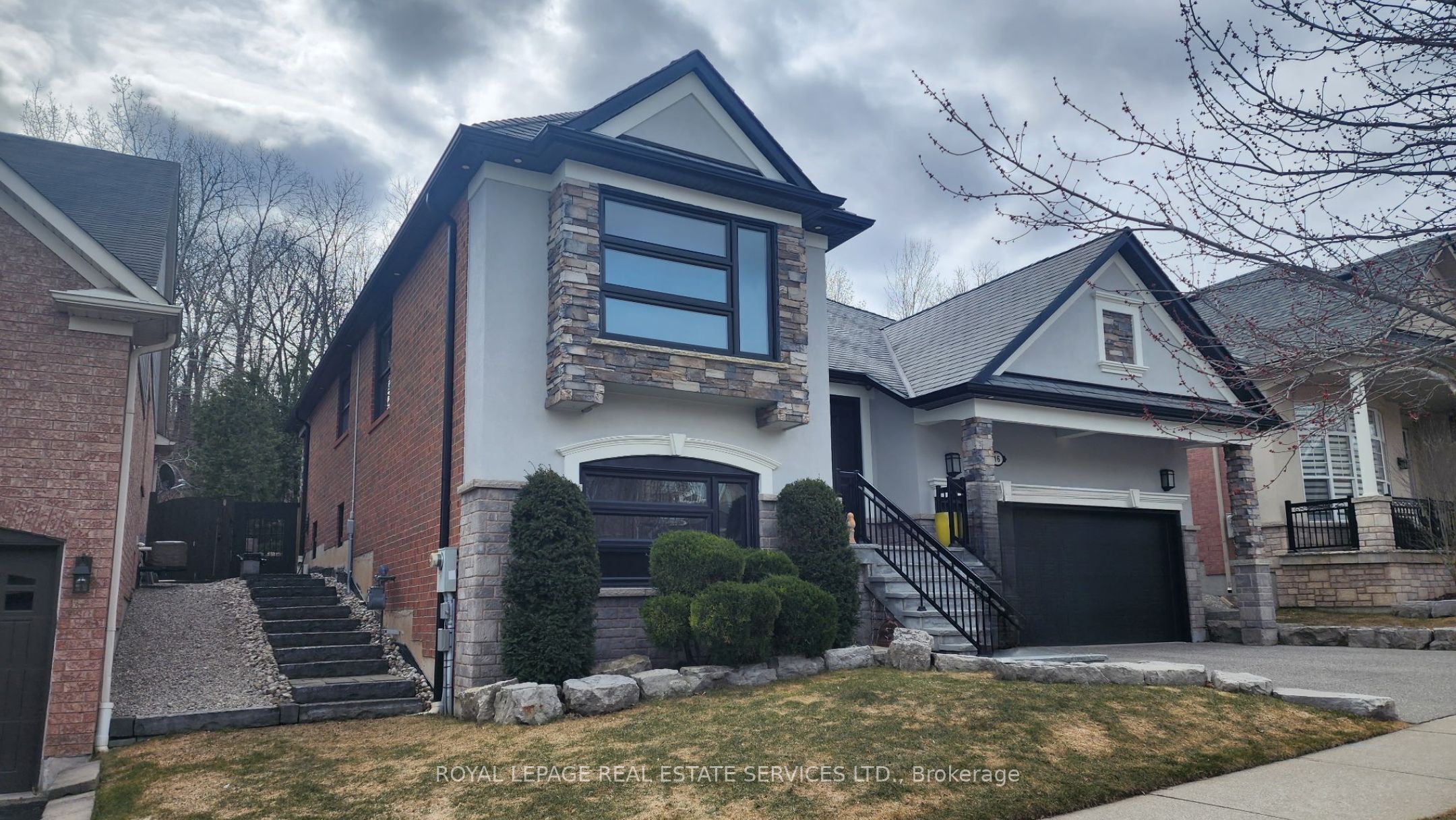 16 Arborglen Drive Property Photo 4