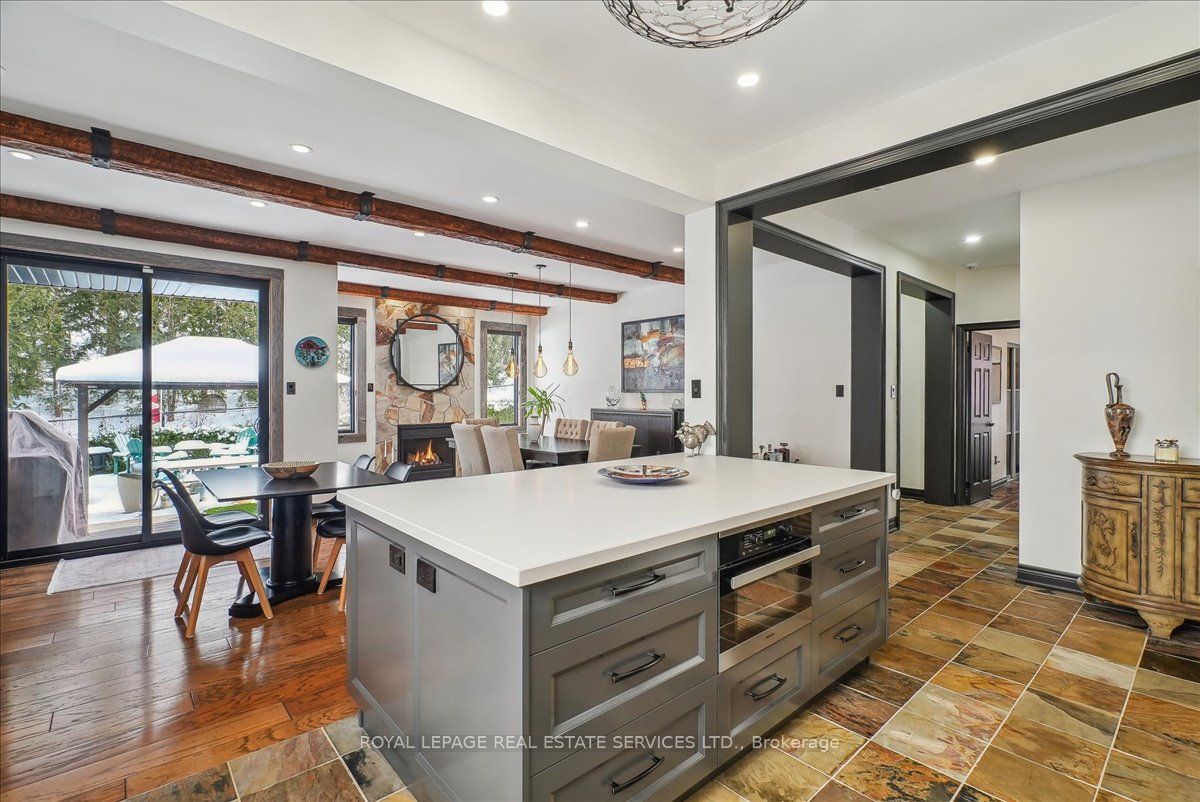 16 Arborglen Drive Property Photo 12