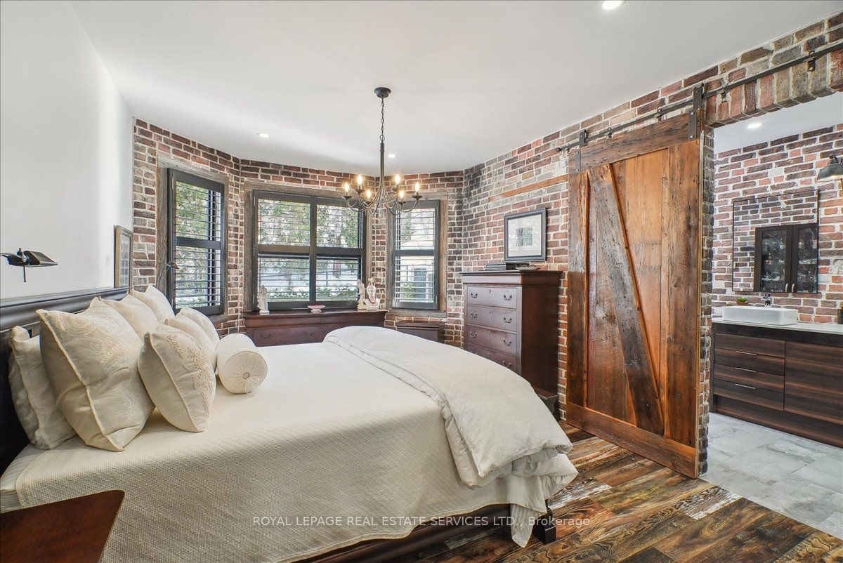 16 Arborglen Drive Property Photo 17