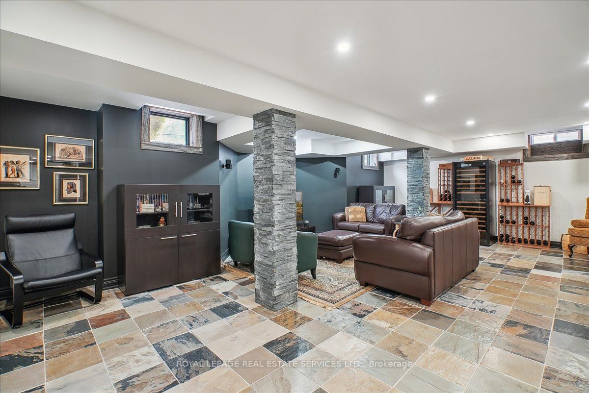 16 Arborglen Drive Property Photo 23