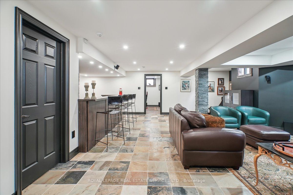 16 Arborglen Drive Property Photo 24