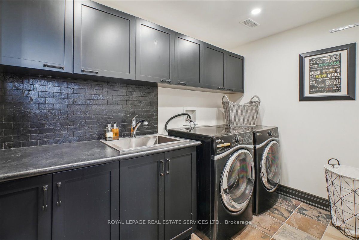 16 Arborglen Drive Property Photo 31