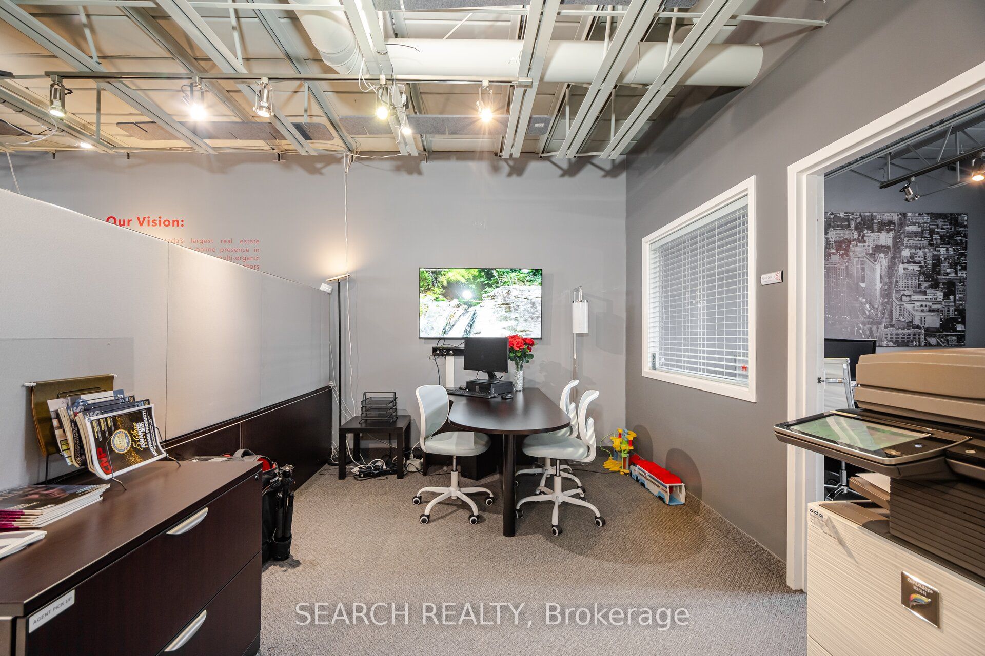 #100 - 50 Village Centre Place Property Photo 8