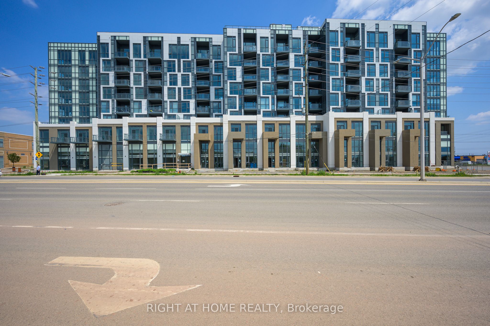 #605 - 509 Dundas Street Property Photo 3