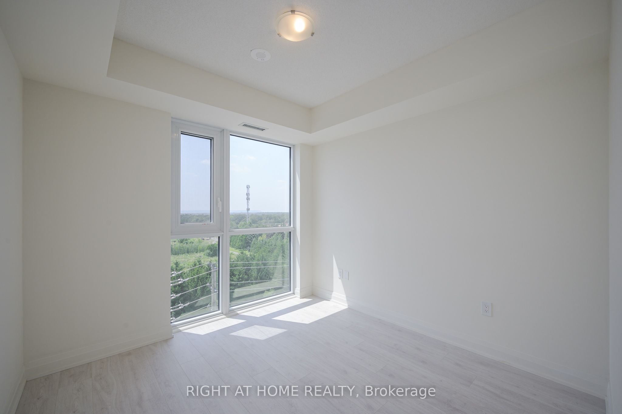 #605 - 509 Dundas Street Property Photo 16
