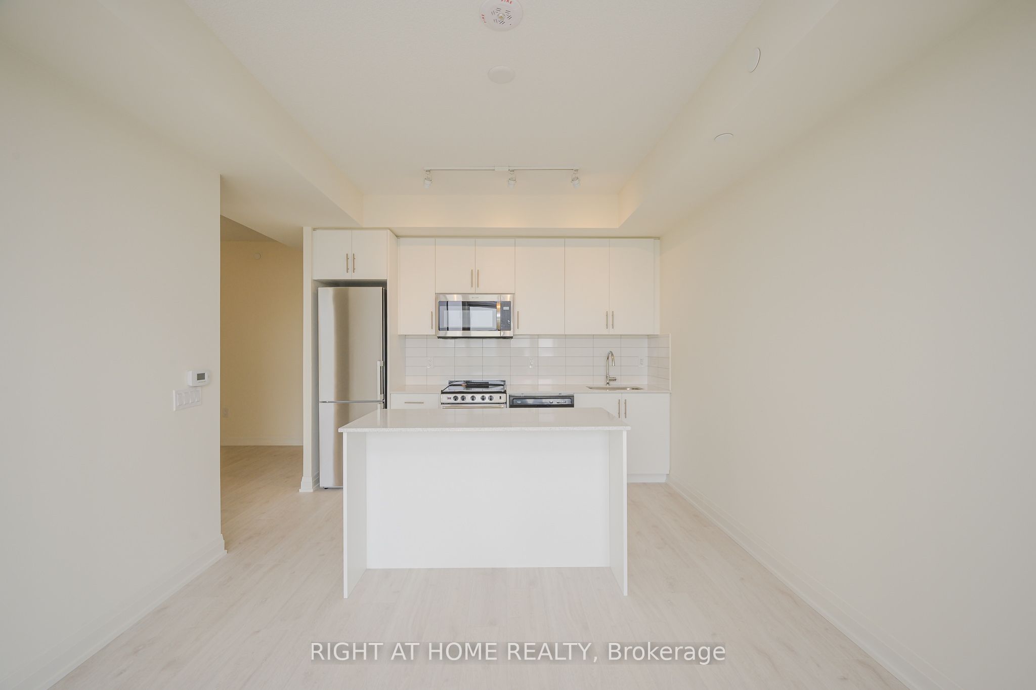 #605 - 509 Dundas Street Property Photo 21