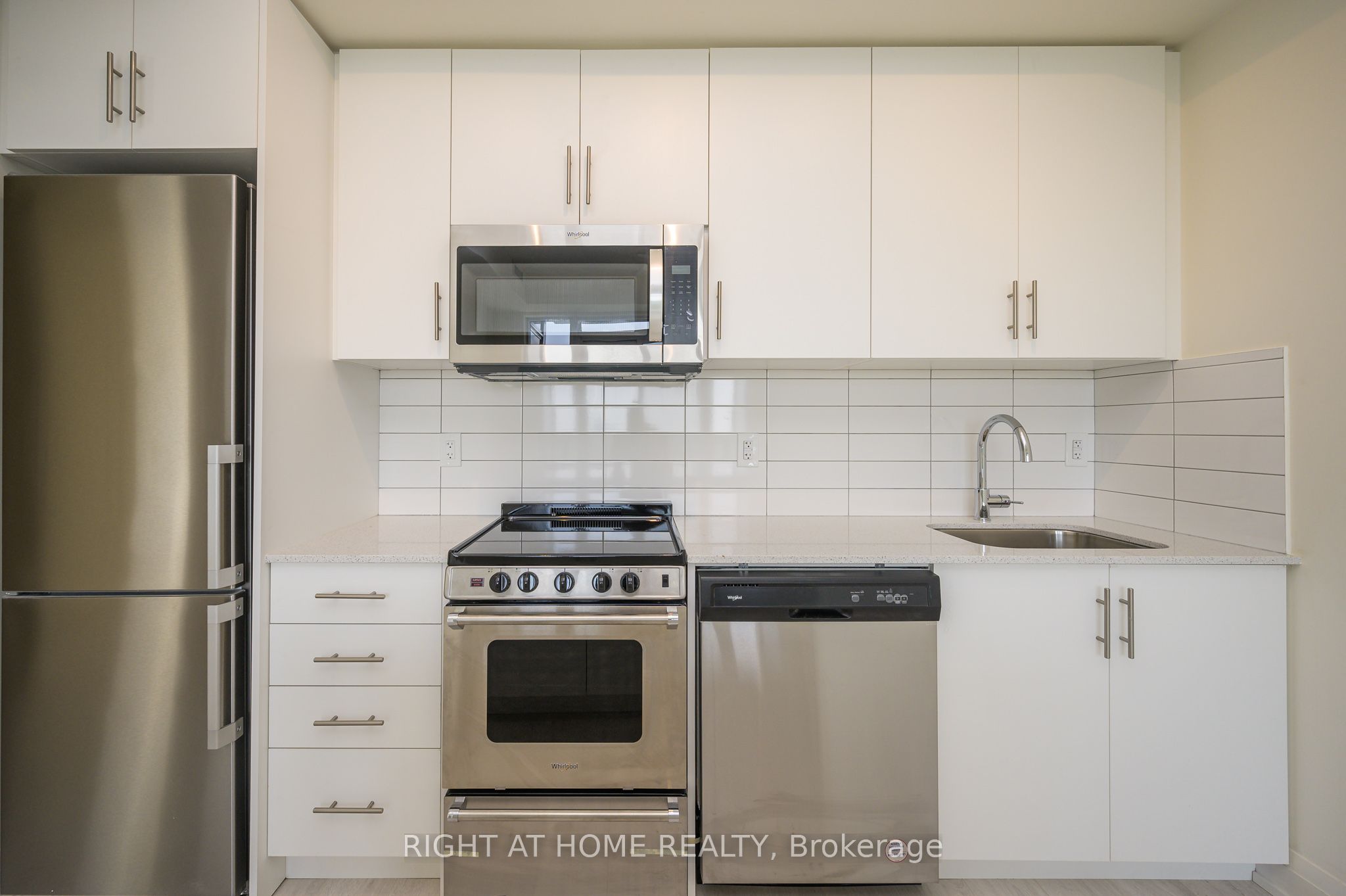 #605 - 509 Dundas Street Property Photo 23
