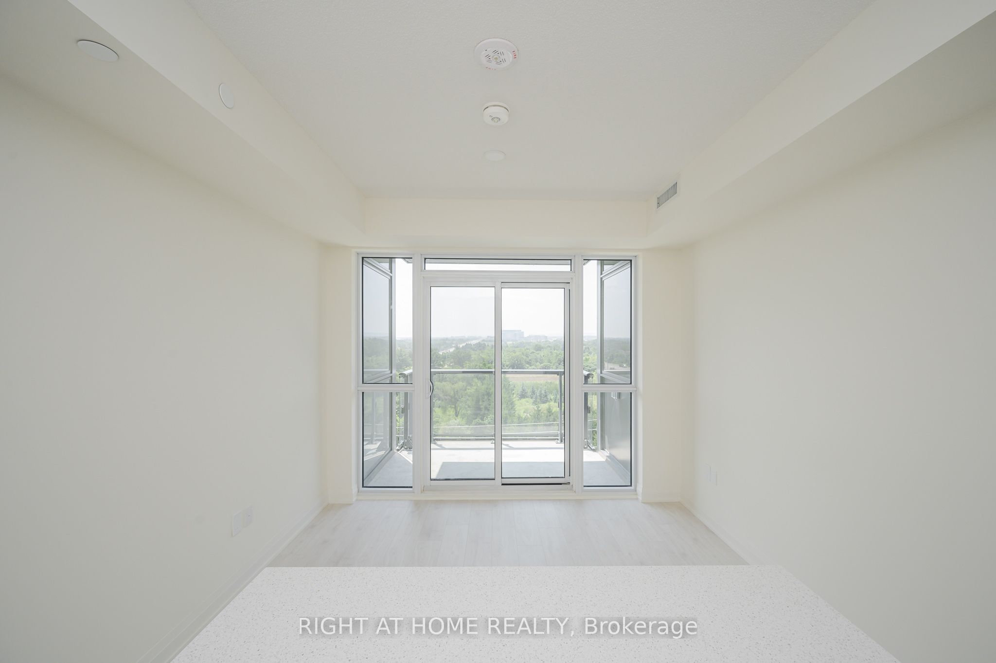 #605 - 509 Dundas Street Property Photo 25