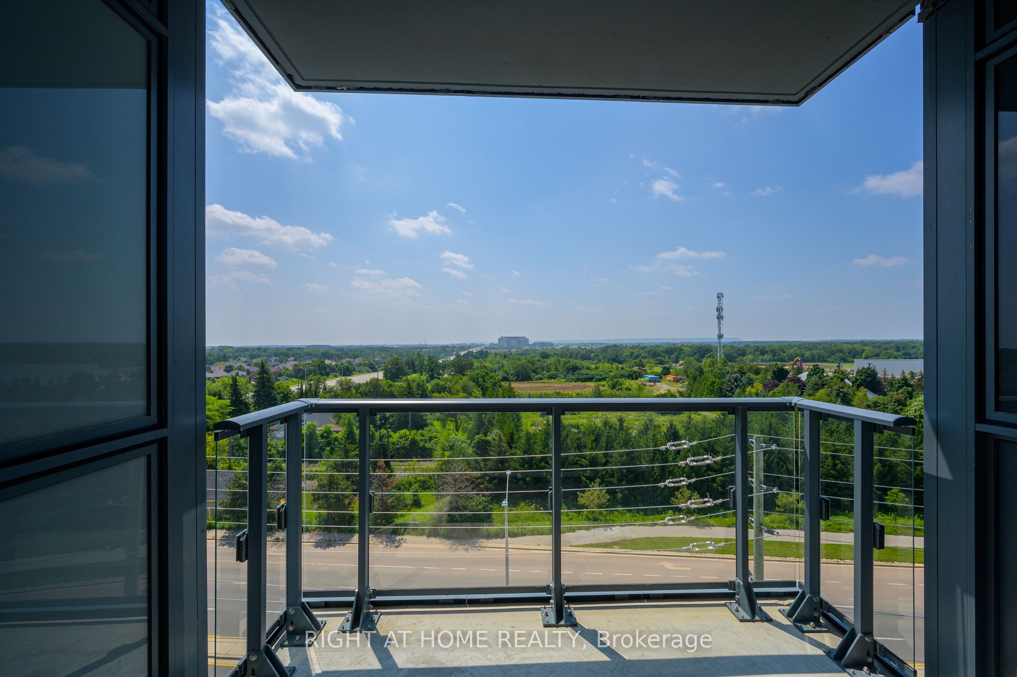 #605 - 509 Dundas Street Property Photo 27