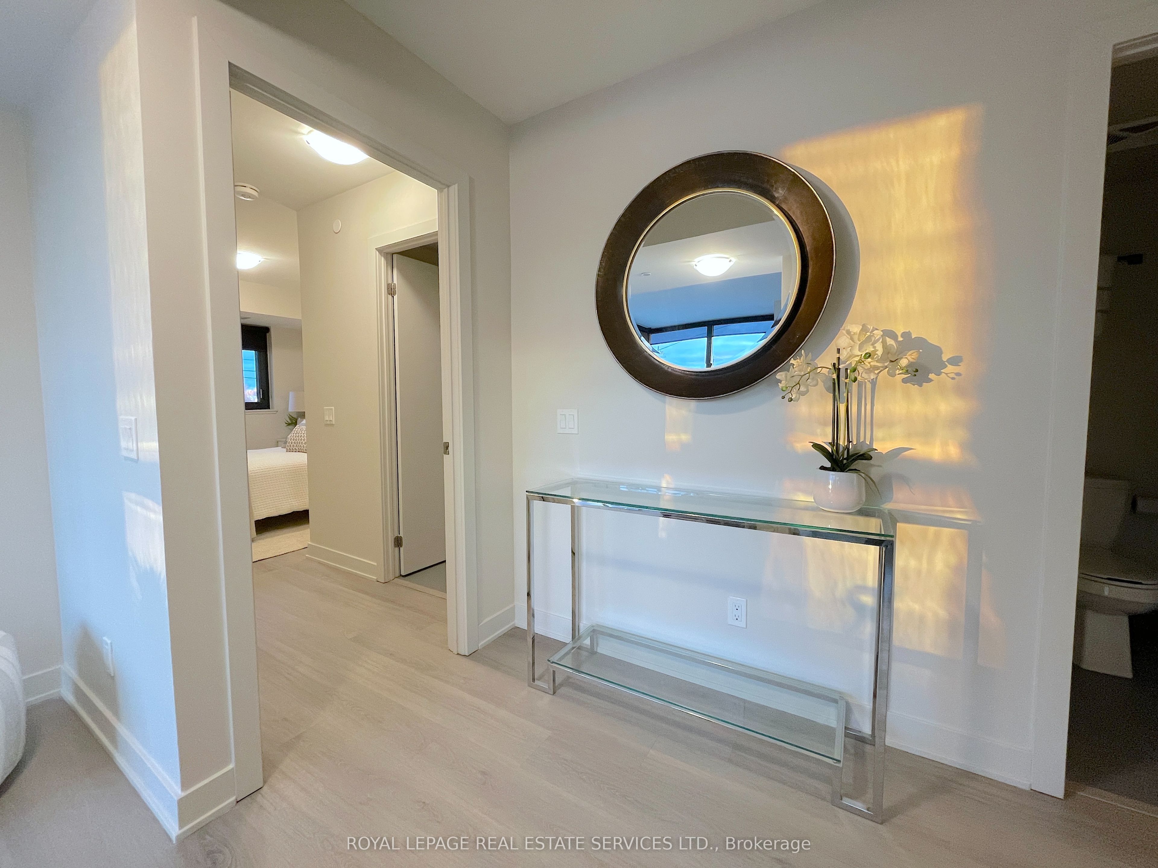 #208 - 3385 Dundas Street Property Photo 3