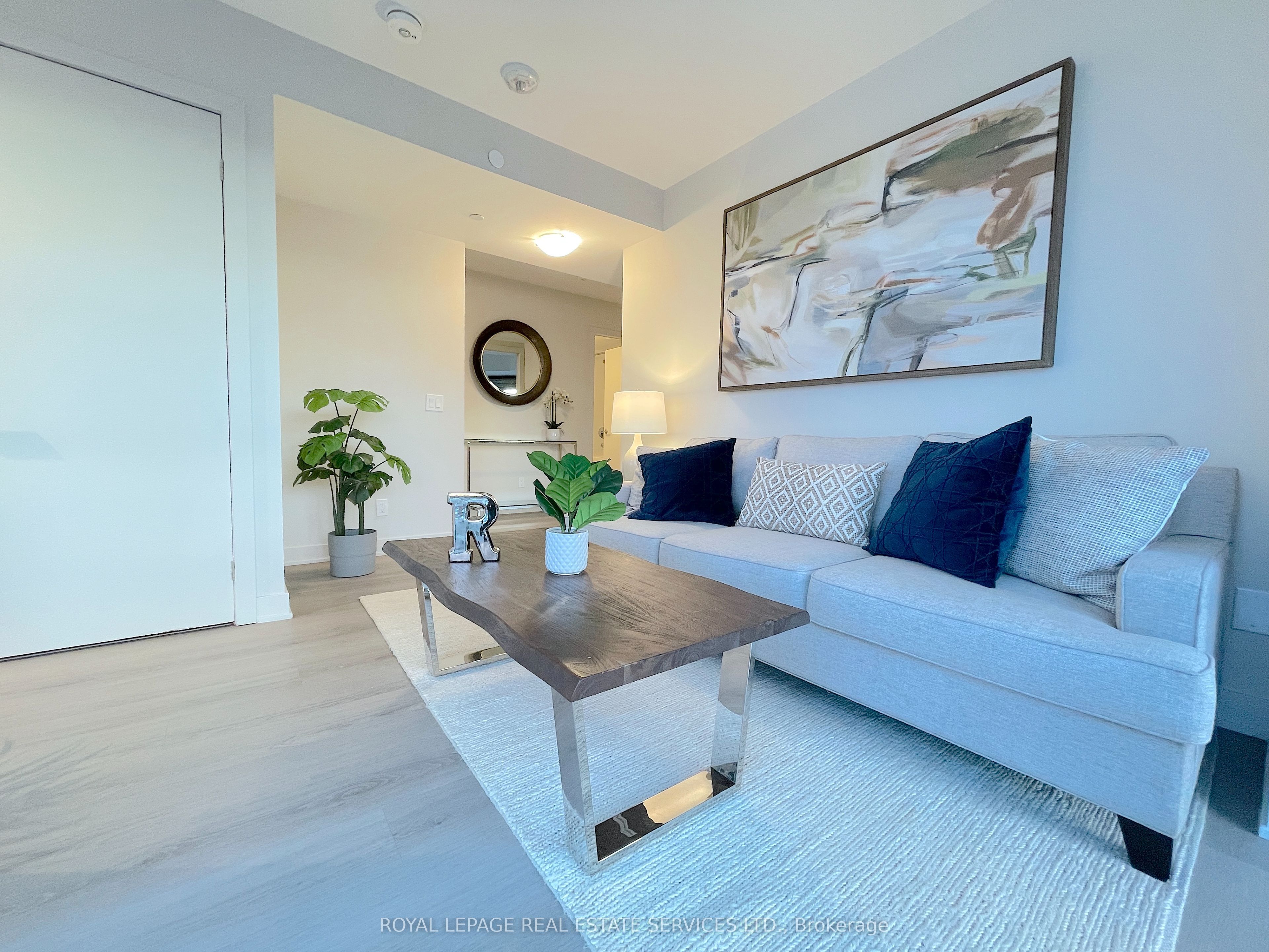 #208 - 3385 Dundas Street Property Photo 10