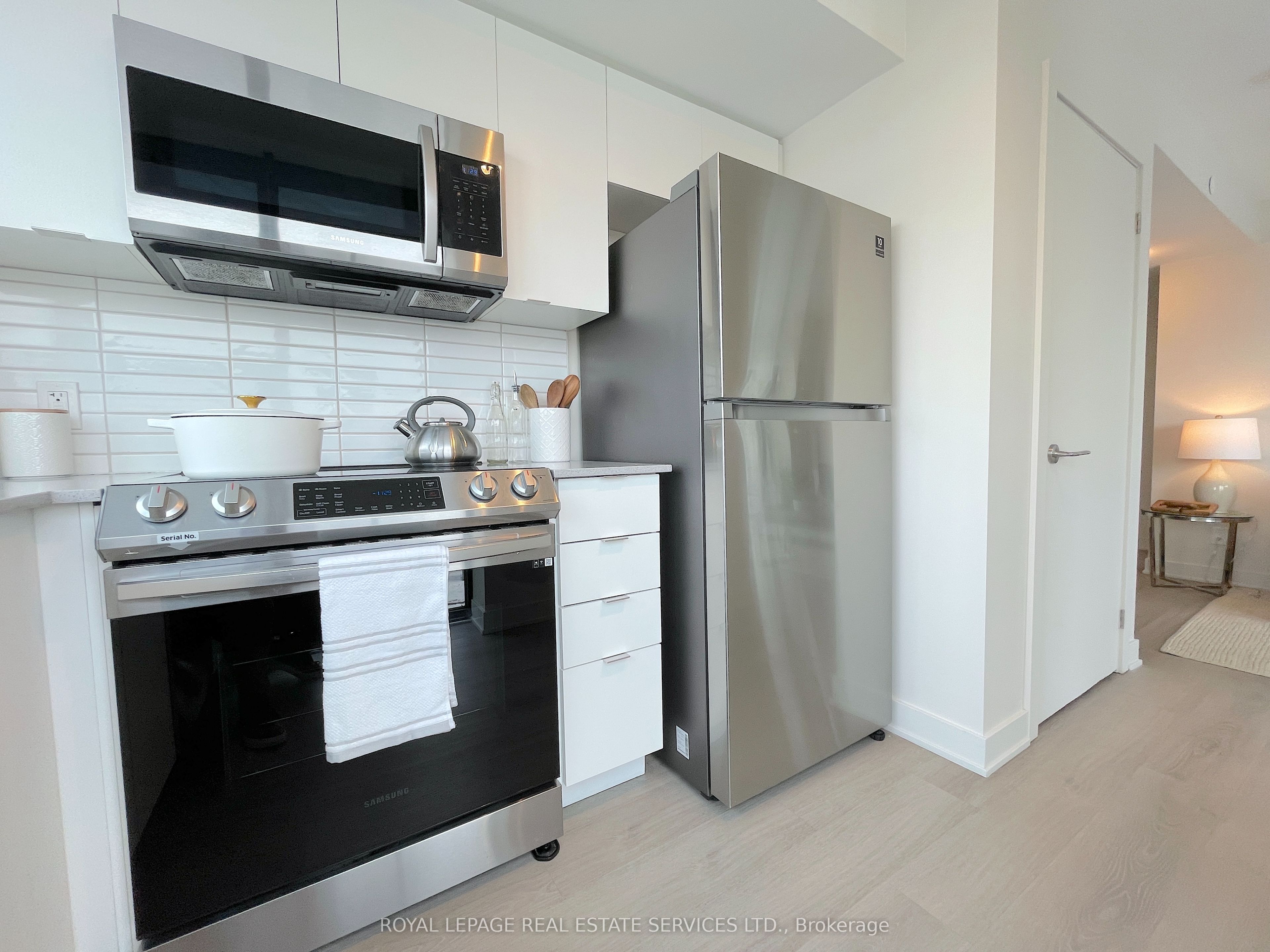 #208 - 3385 Dundas Street Property Photo 14