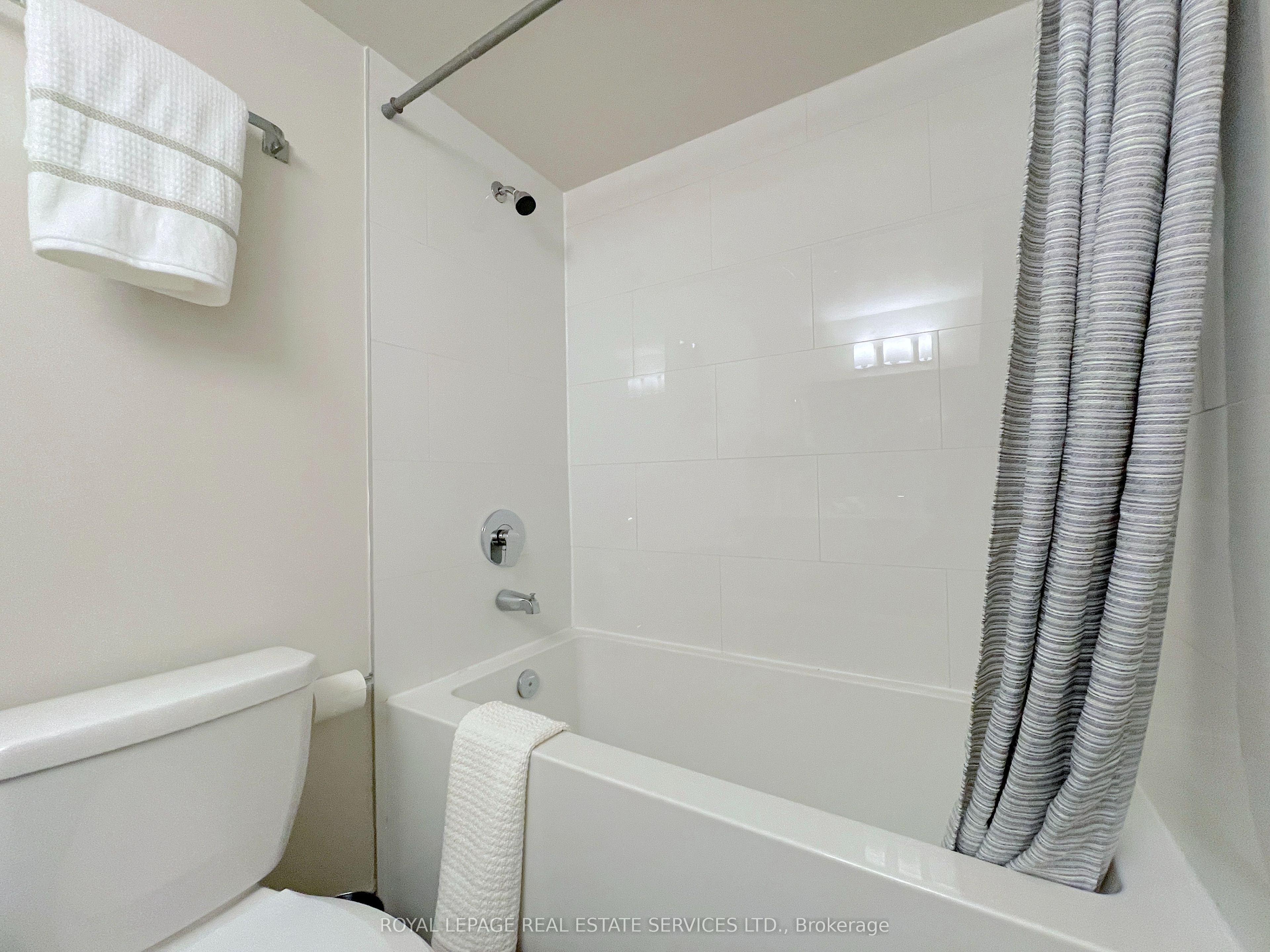 #208 - 3385 Dundas Street Property Photo 18