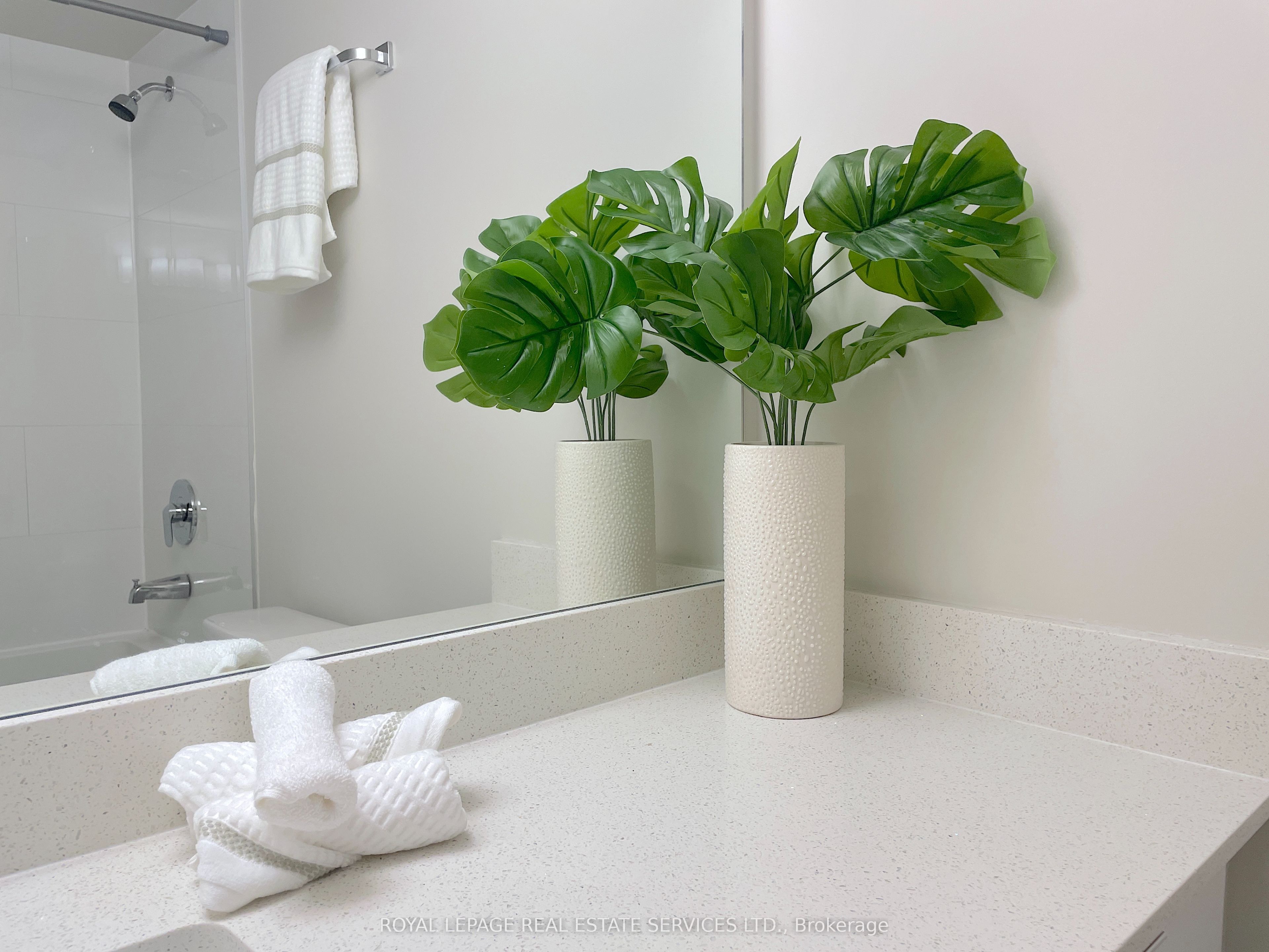 #208 - 3385 Dundas Street Property Photo 19