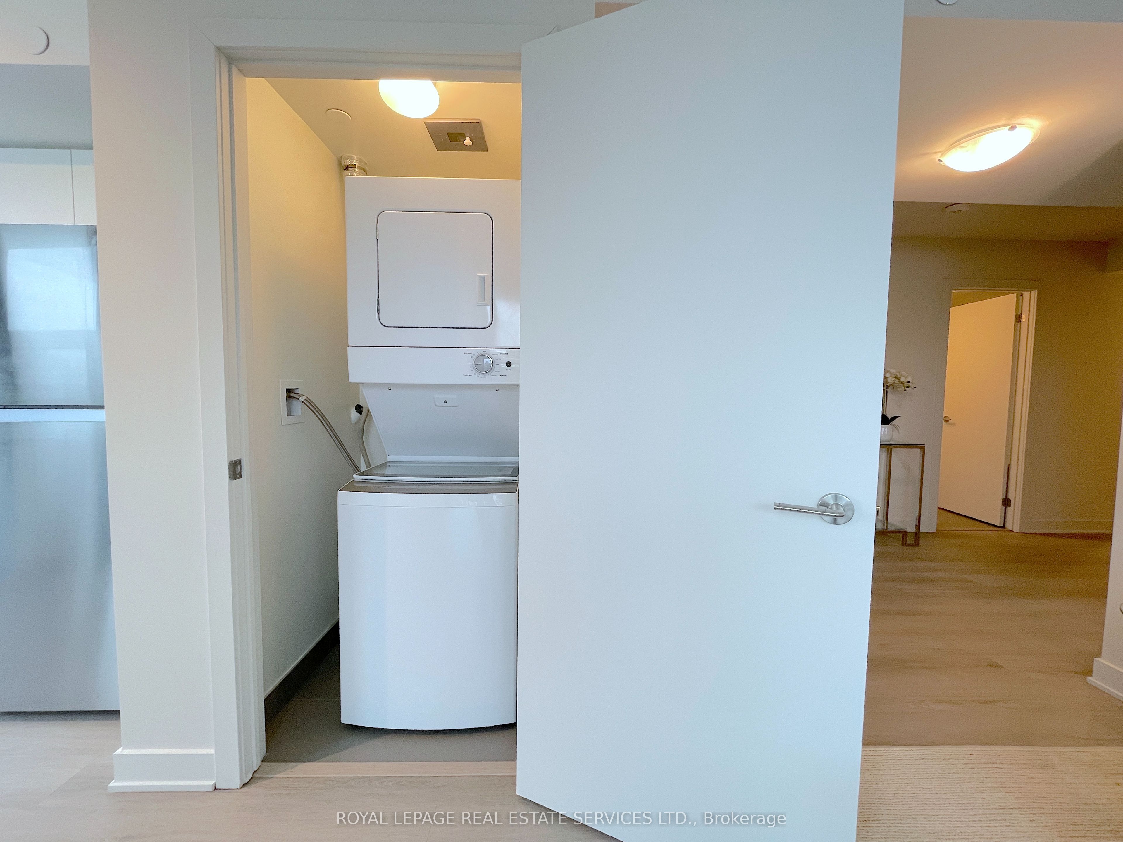 #208 - 3385 Dundas Street Property Photo 20