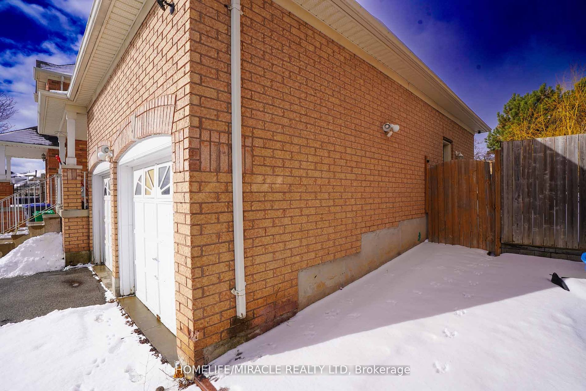 ##lower - 22 Courtsfield Crescent Property Photo 4