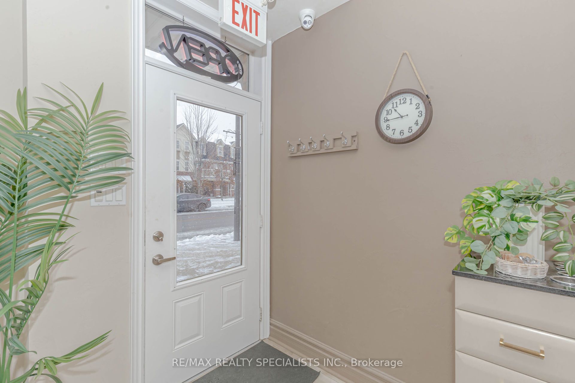 633 Holly Avenue Property Photo 8