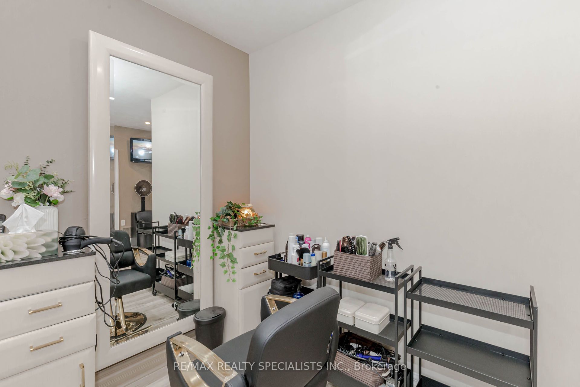 633 Holly Avenue Property Photo 19