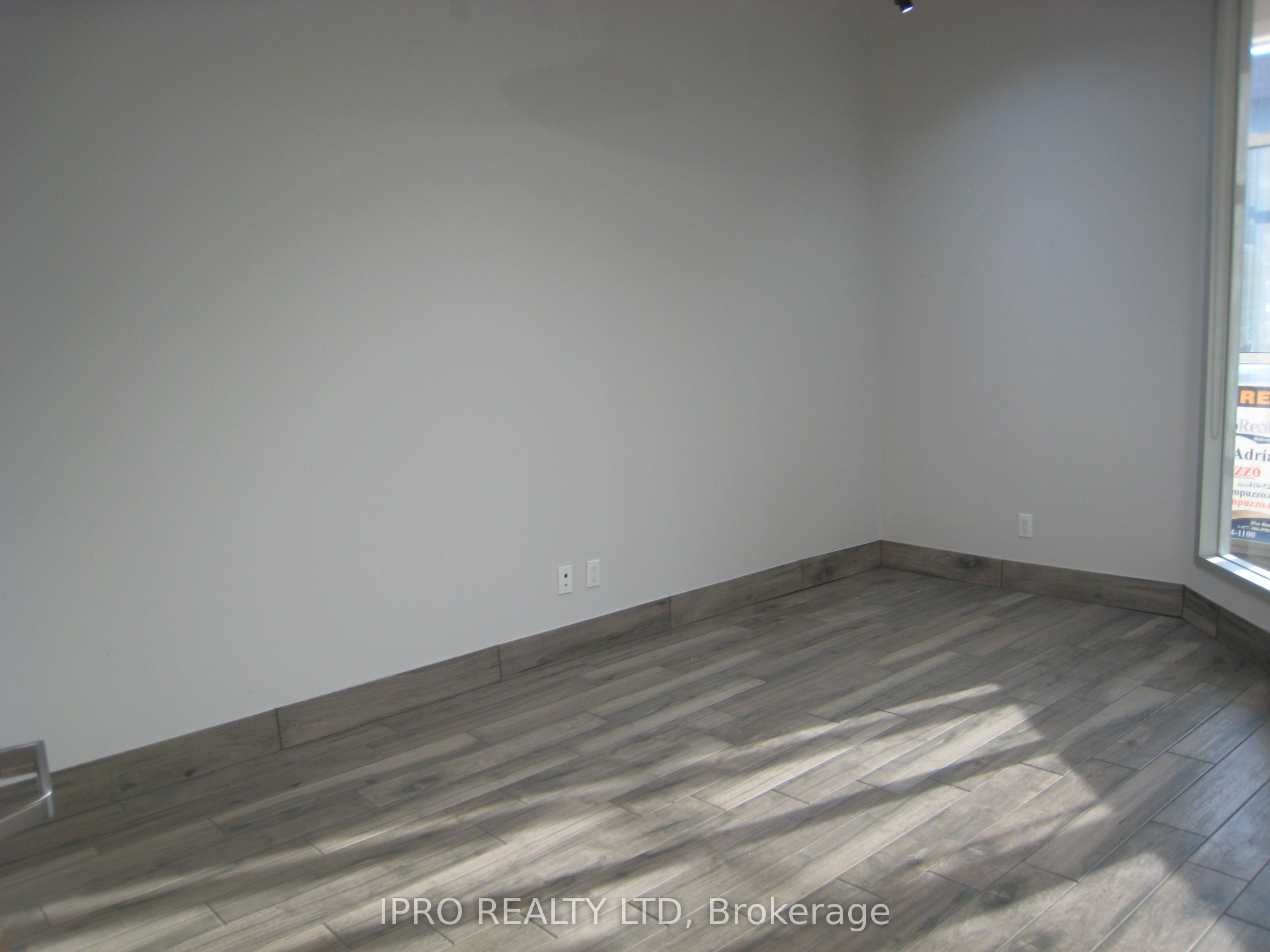 #6 - 217 Speers Road Property Photo 3