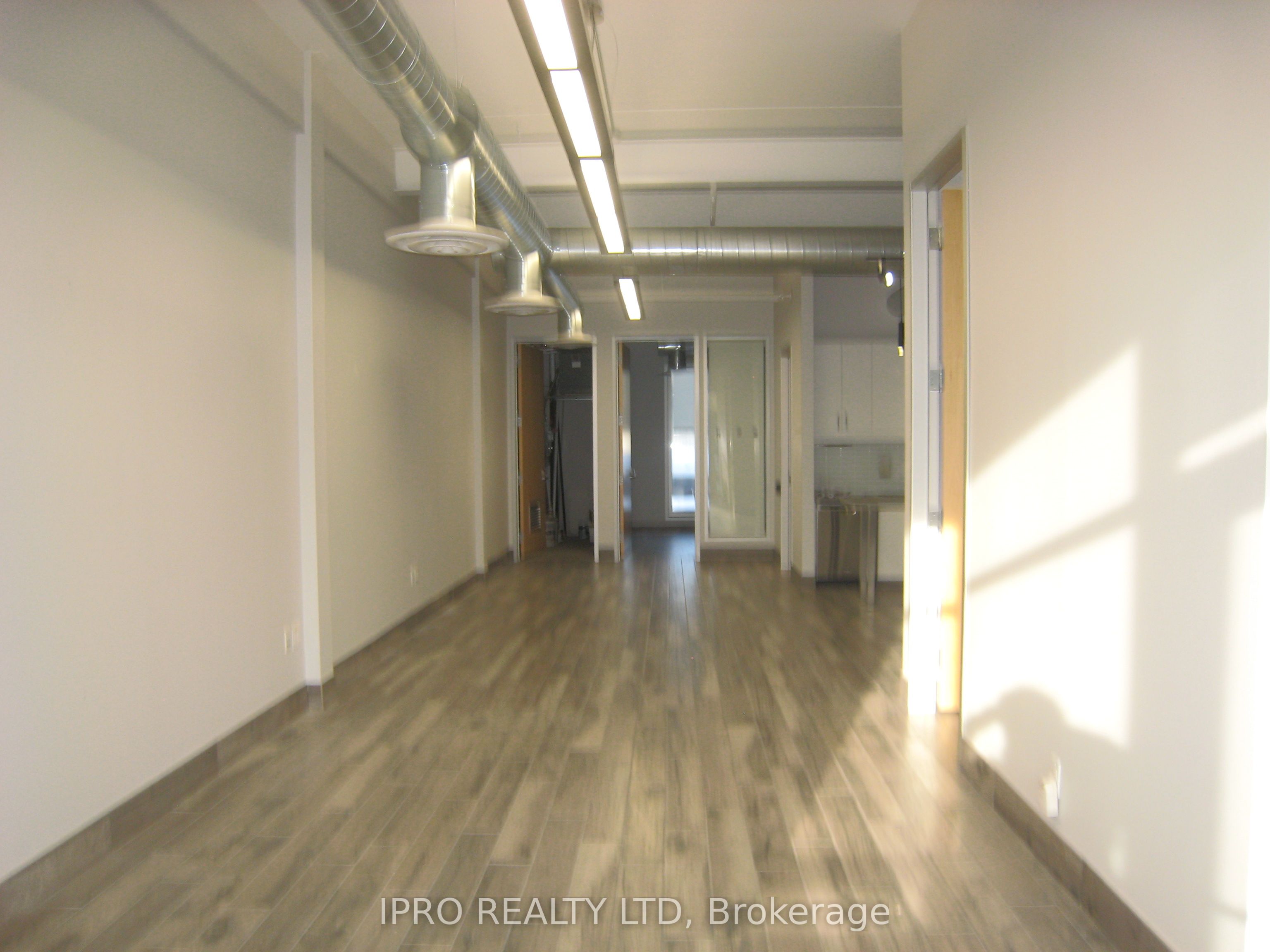 #6 - 217 Speers Road Property Photo 7