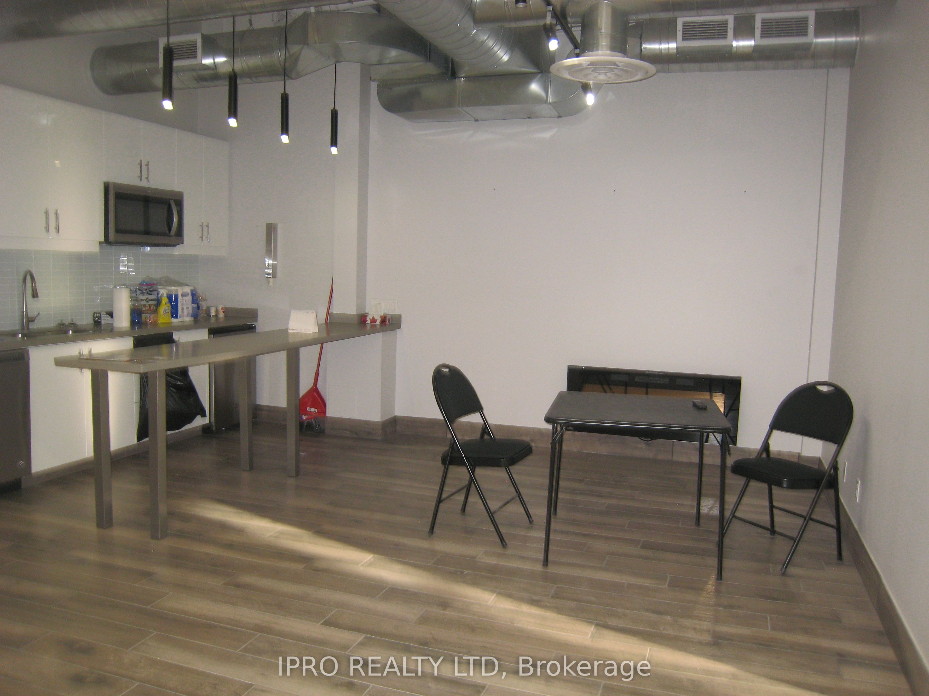 #6 - 217 Speers Road Property Photo 9