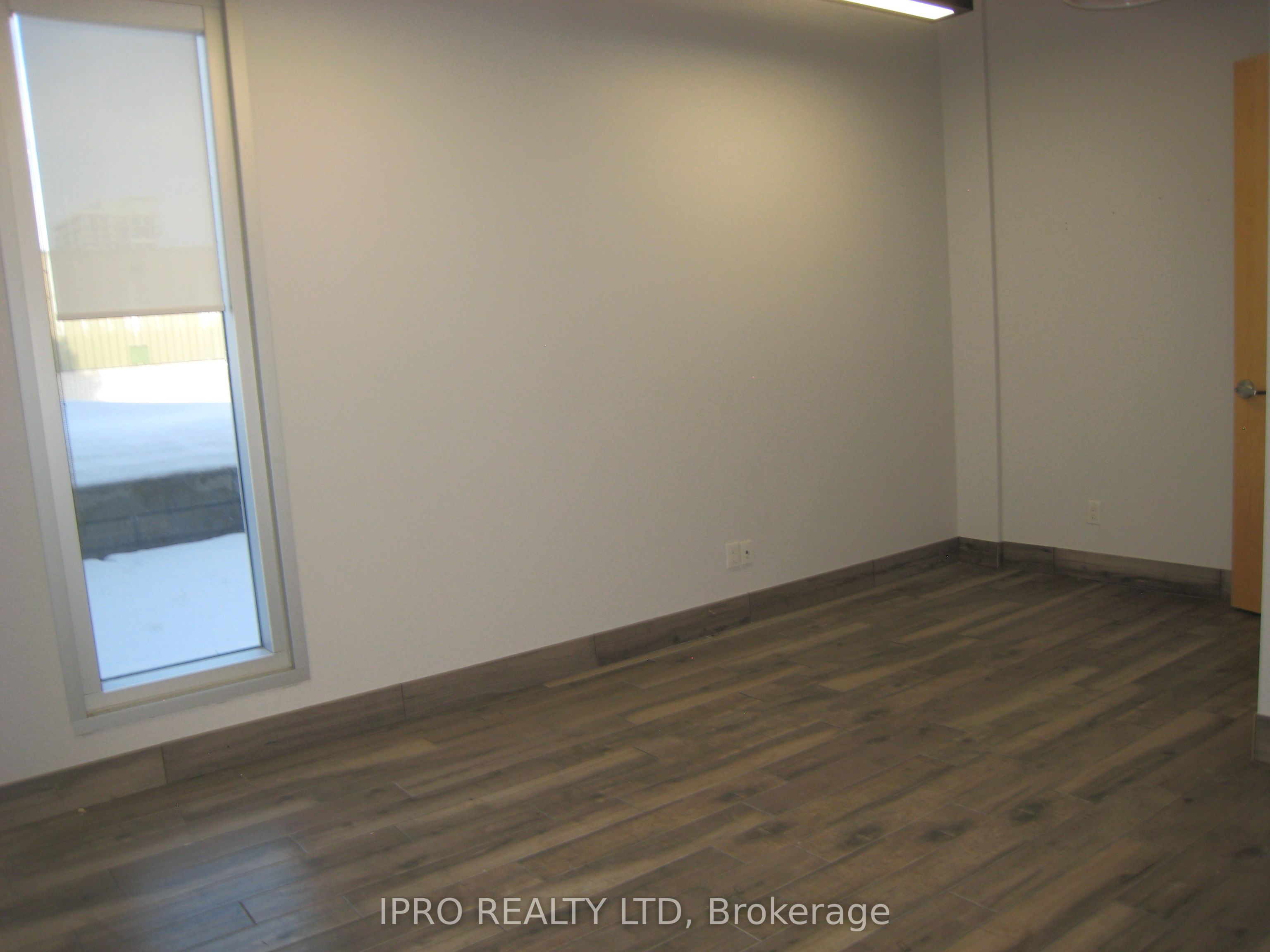 #6 - 217 Speers Road Property Photo 15