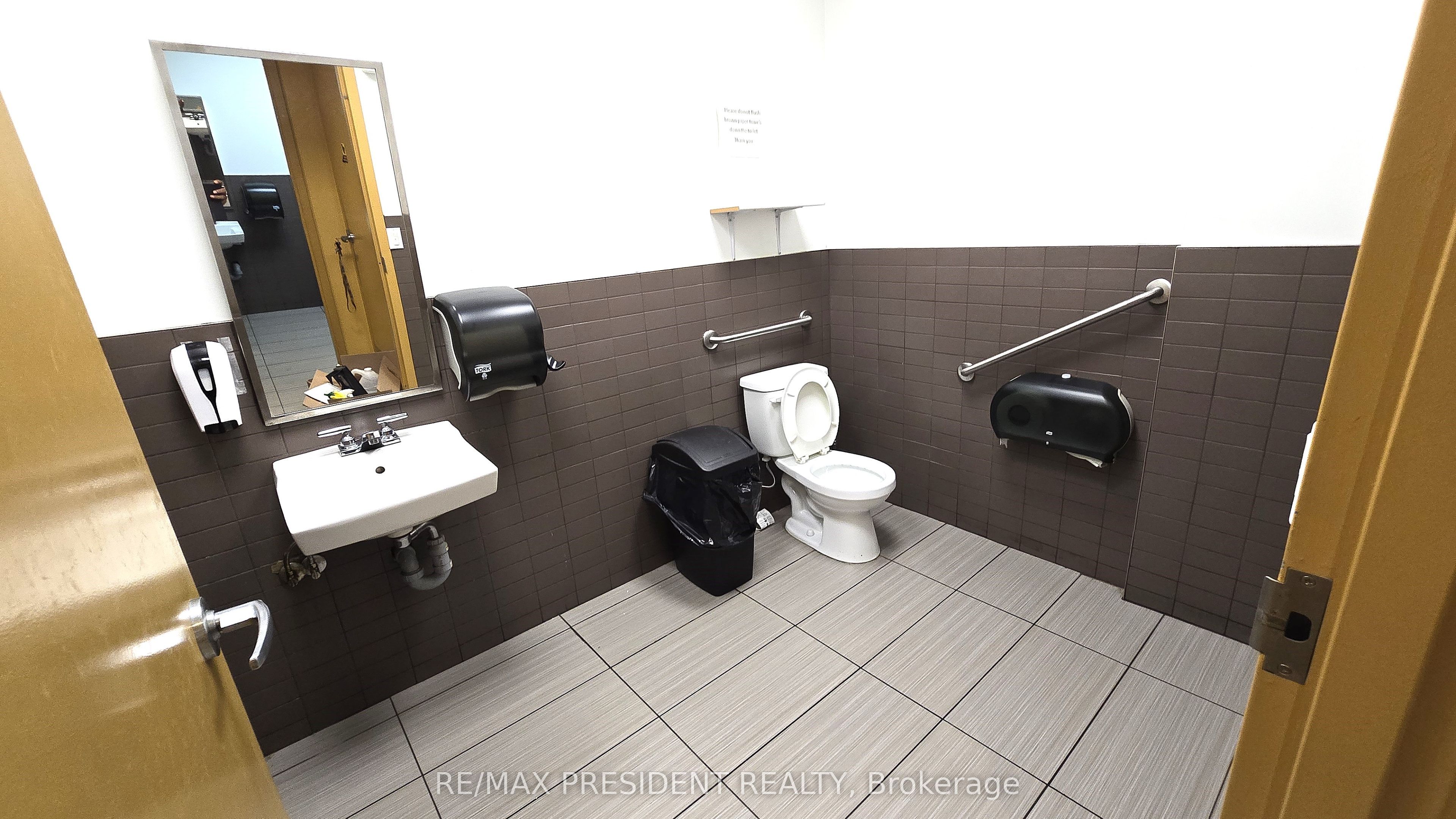 2690 Erin Centre Boulevard Property Photo 20