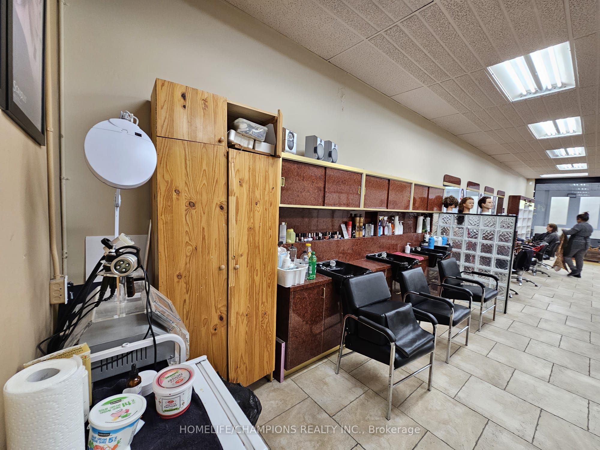 #3 - 2425 Truscott Drive Property Photo 12