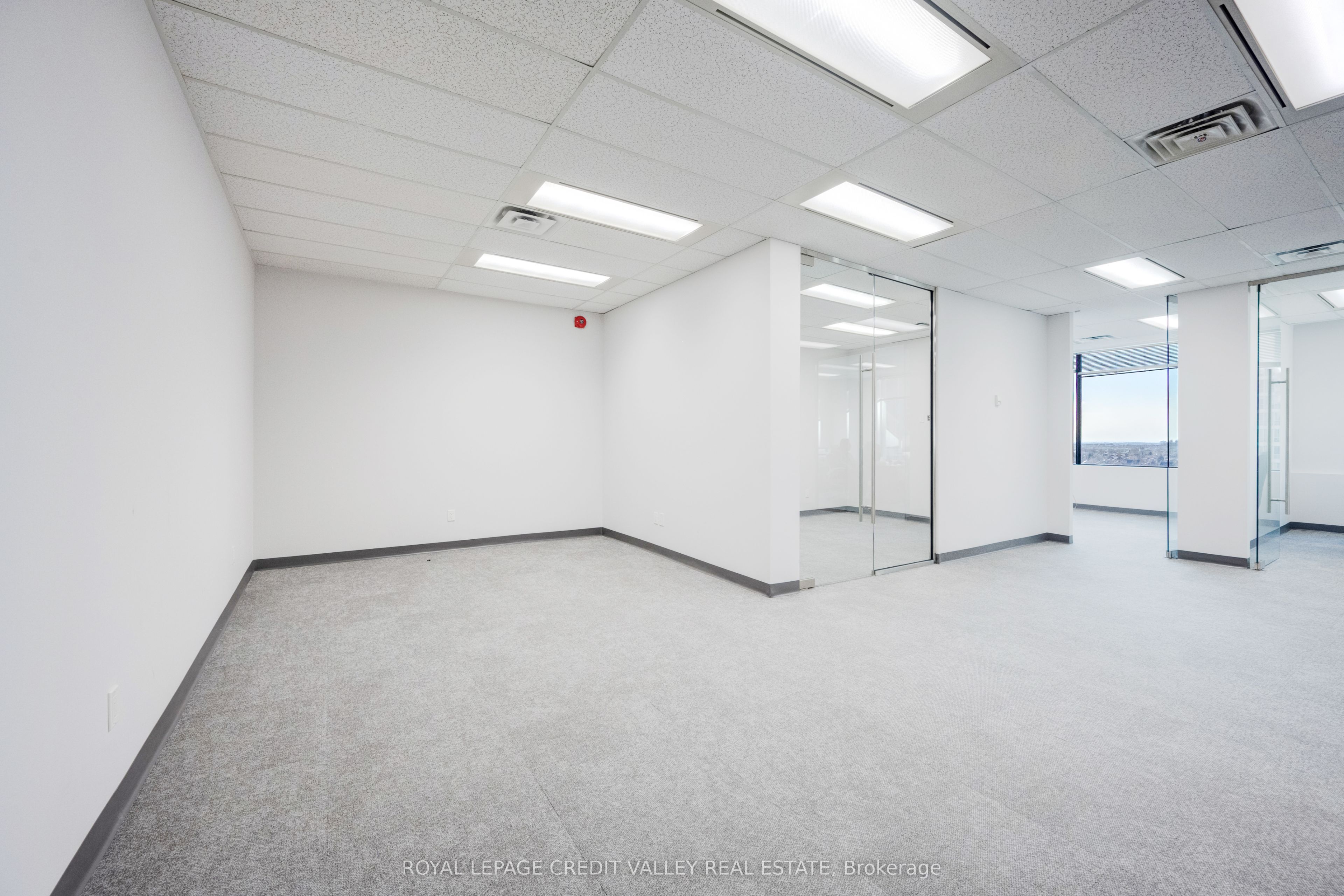 #704 - 10 Kingsbridge Garden Circle Property Photo 8