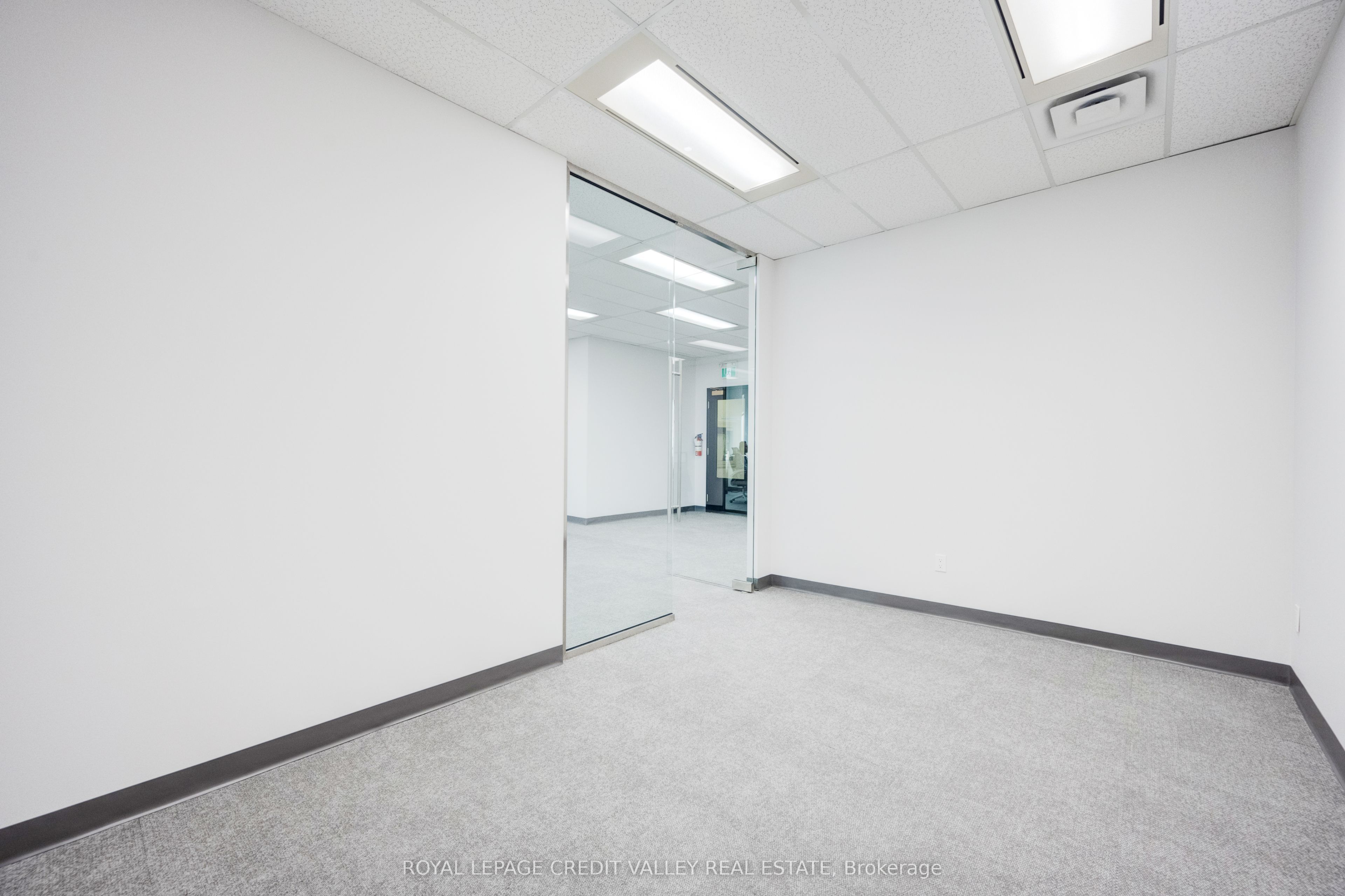 #704 - 10 Kingsbridge Garden Circle Property Photo 15