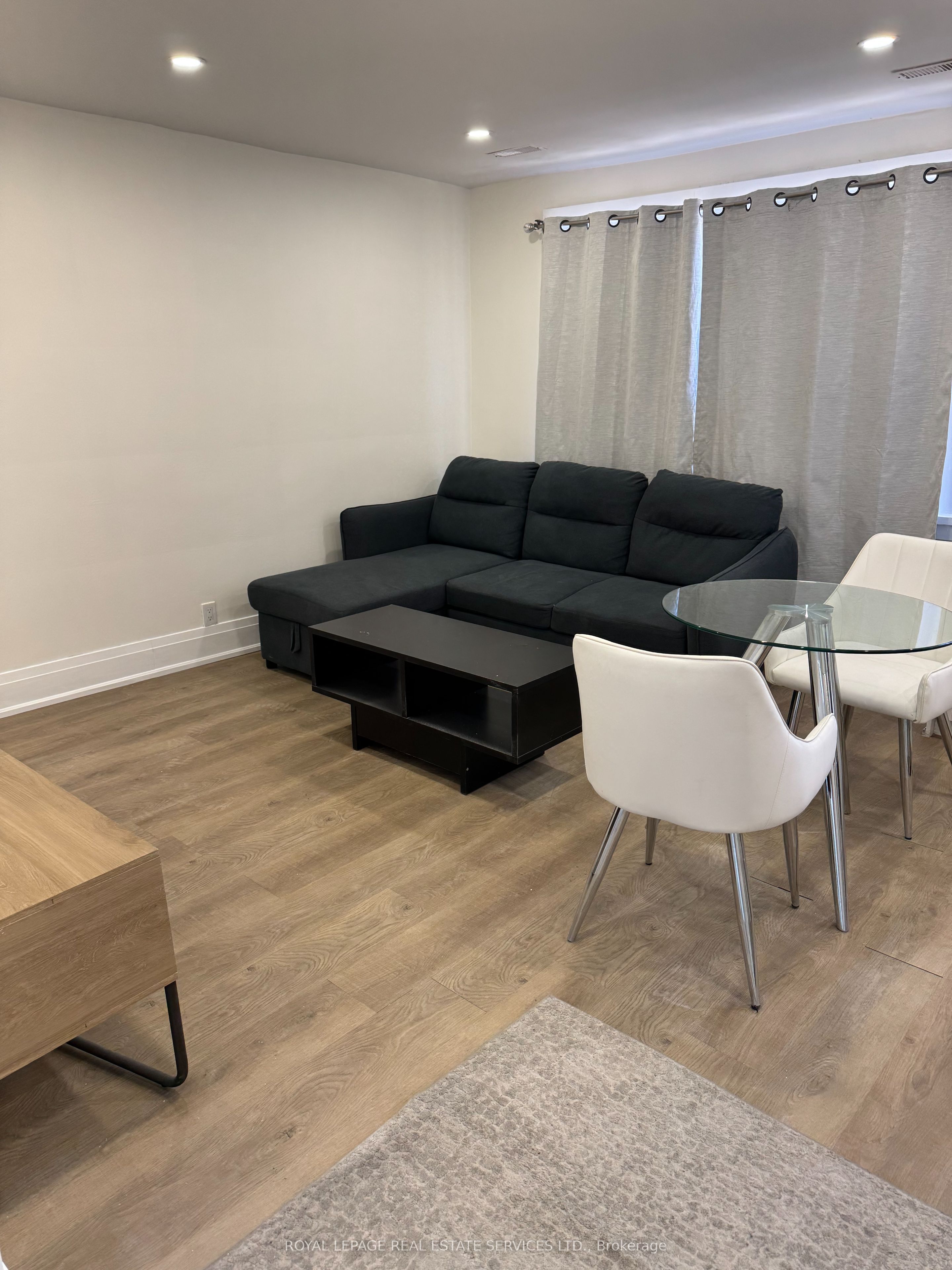 #apt #1 - 283 Lakeshore Road Property Photo 2